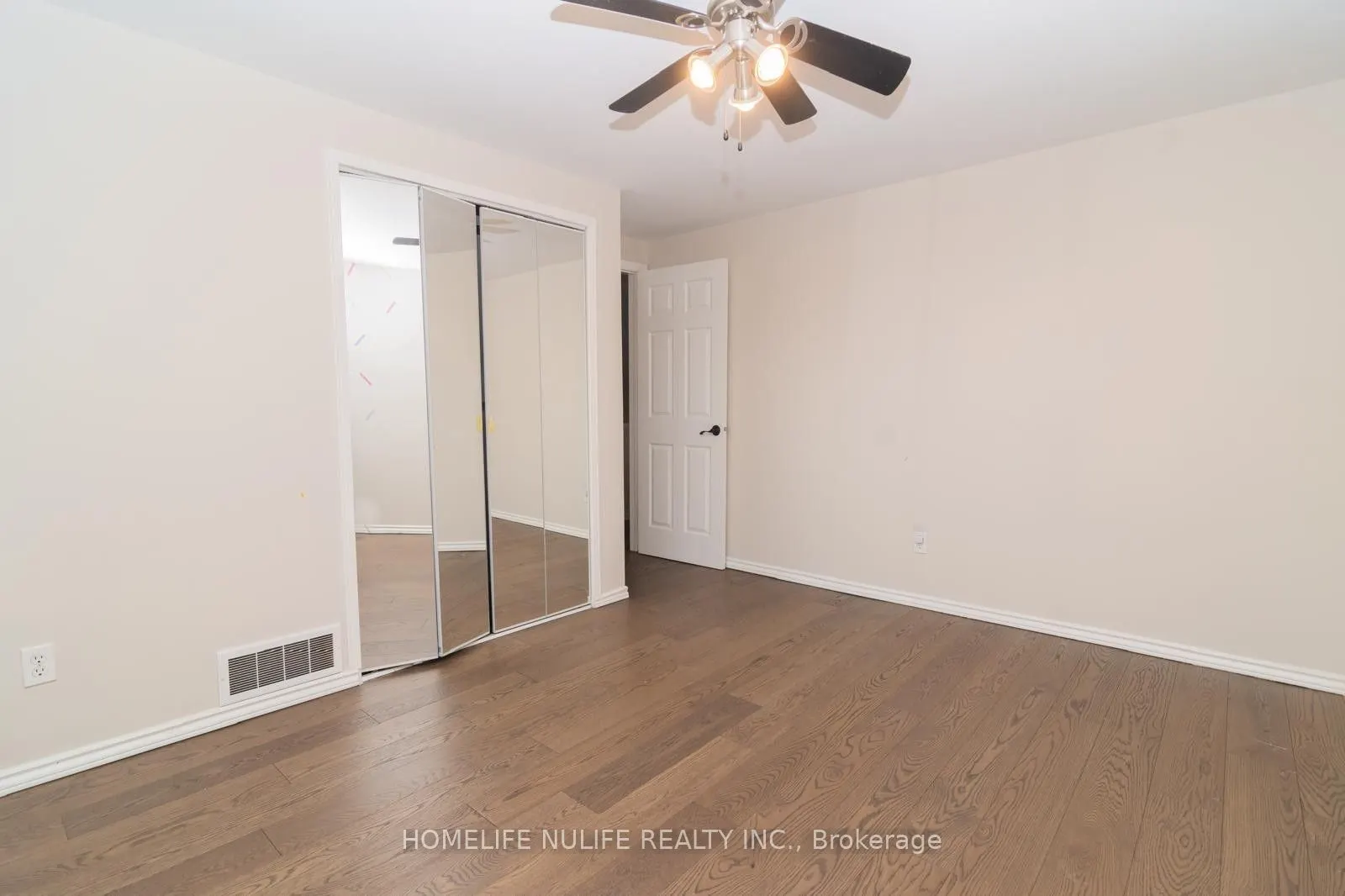 1805 Pattinson Crescent