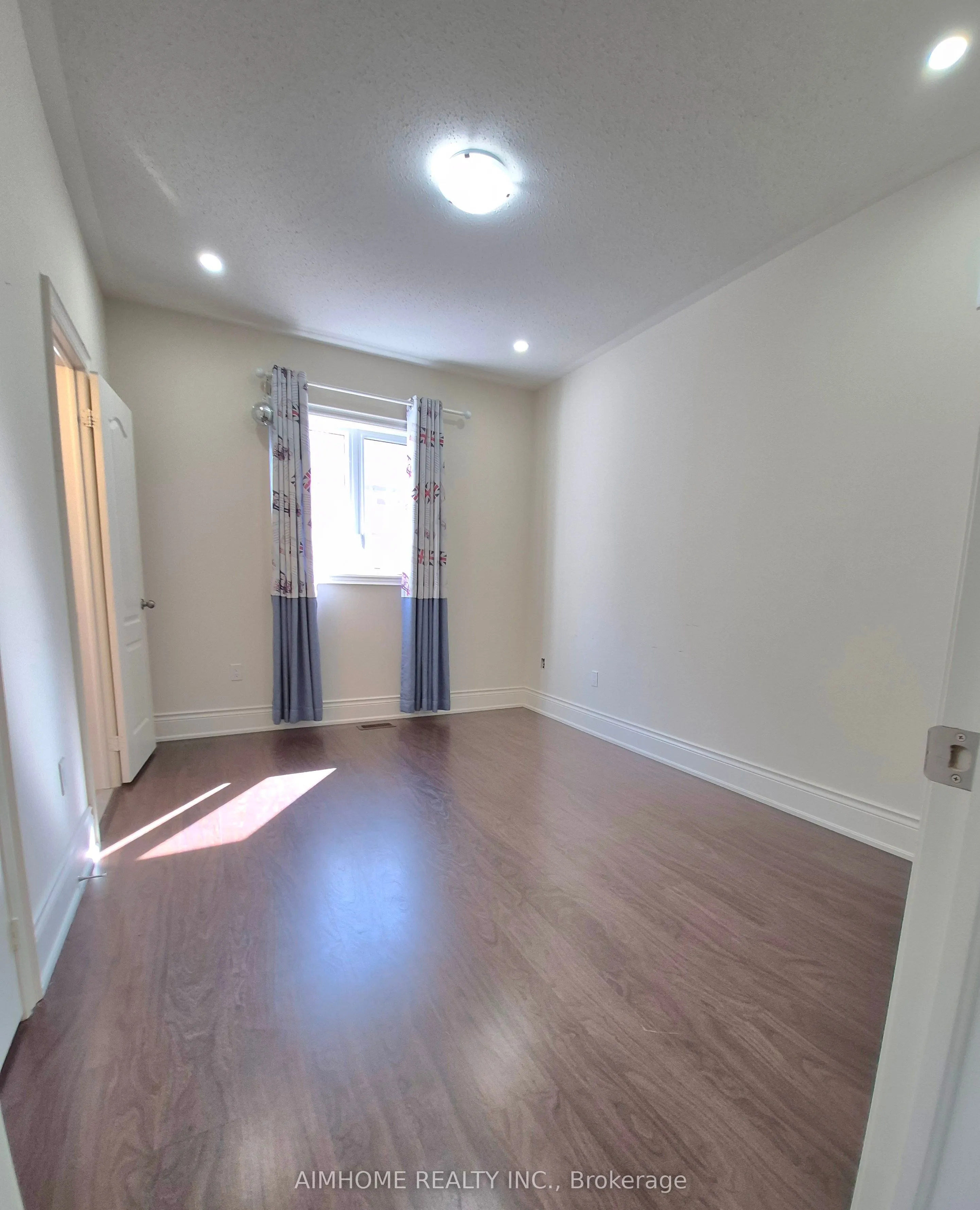 3192 Meadow Marsh Crescent