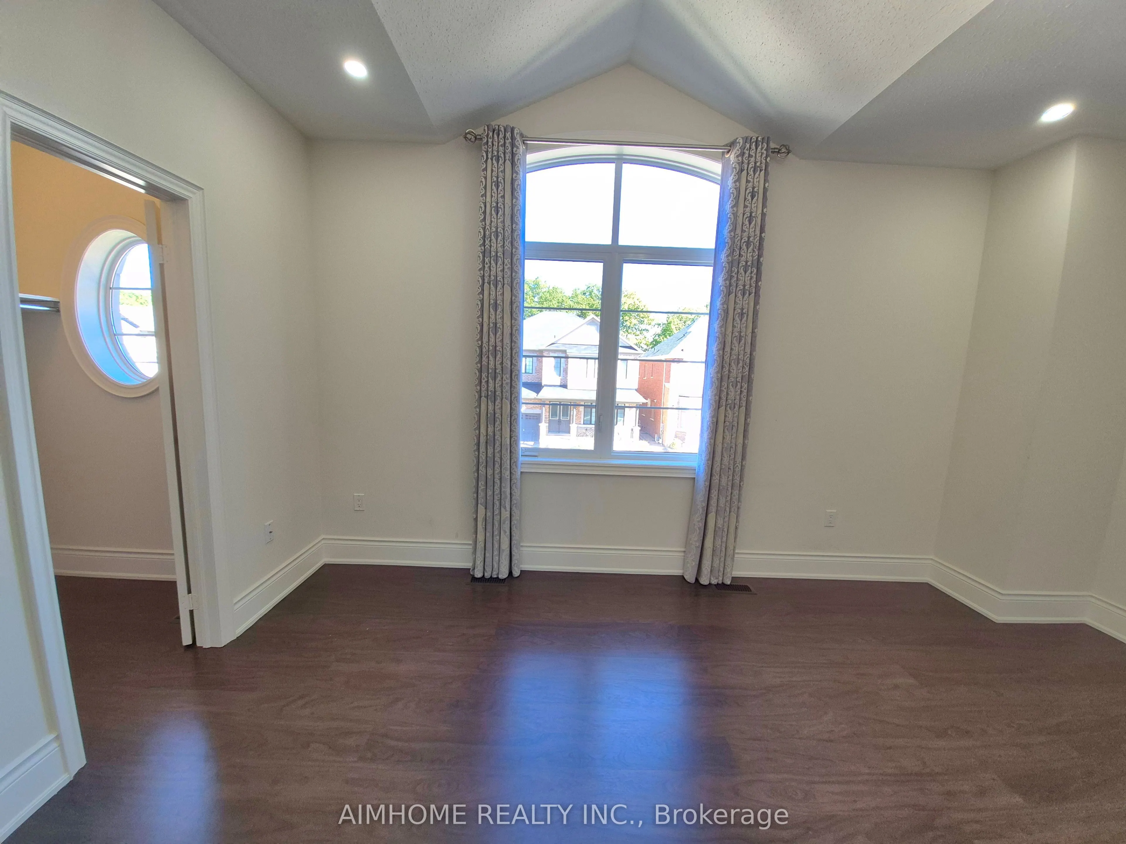 3192 Meadow Marsh Crescent
