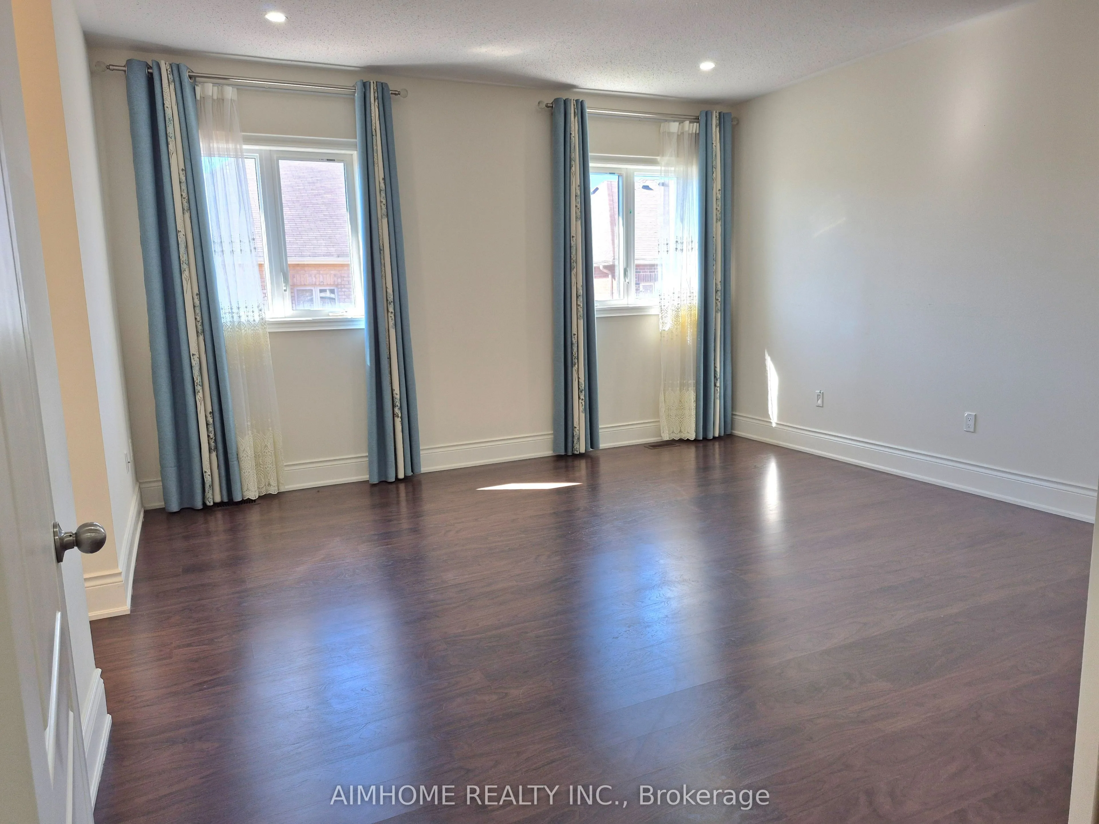 3192 Meadow Marsh Crescent