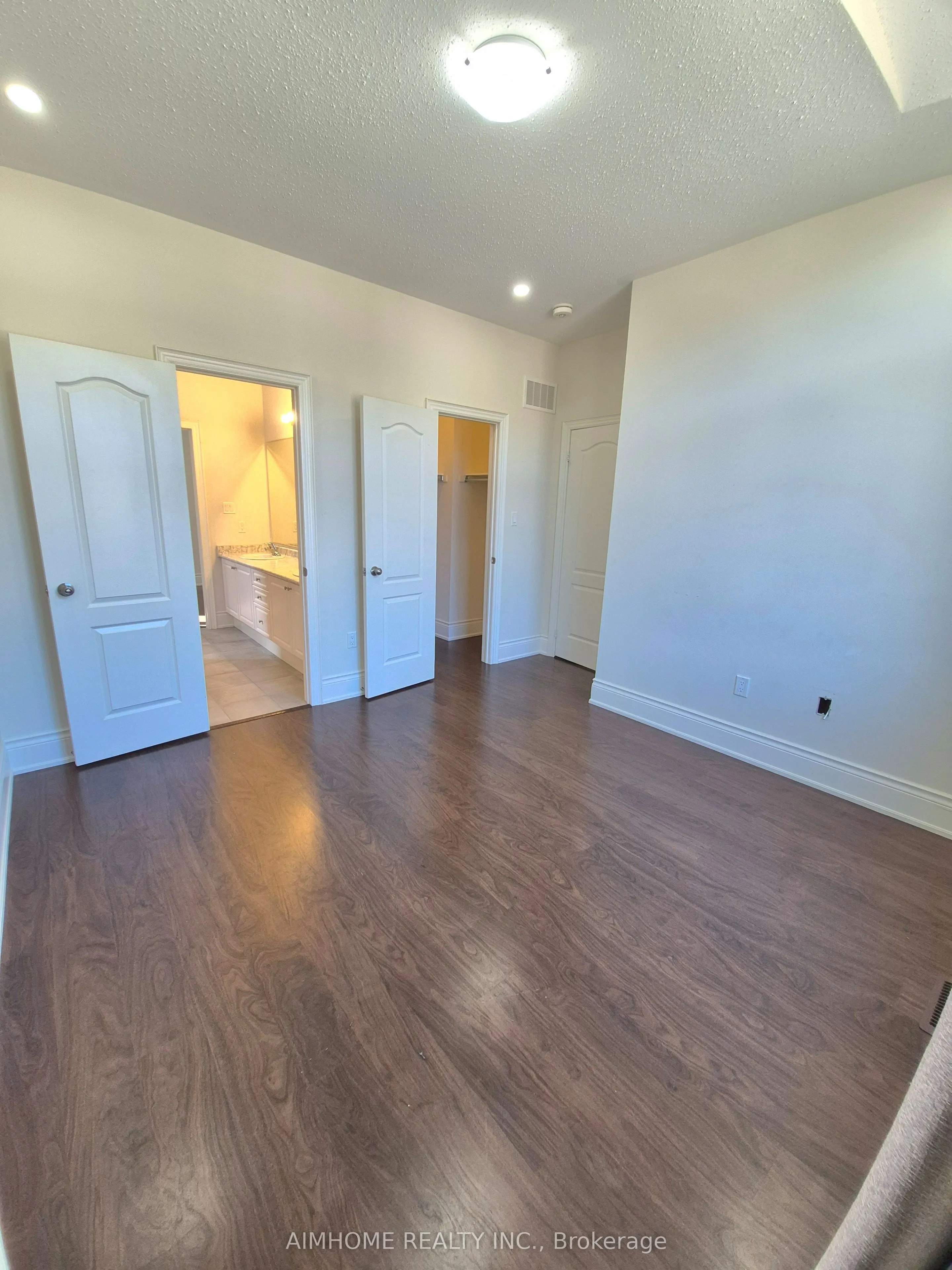 3192 Meadow Marsh Crescent