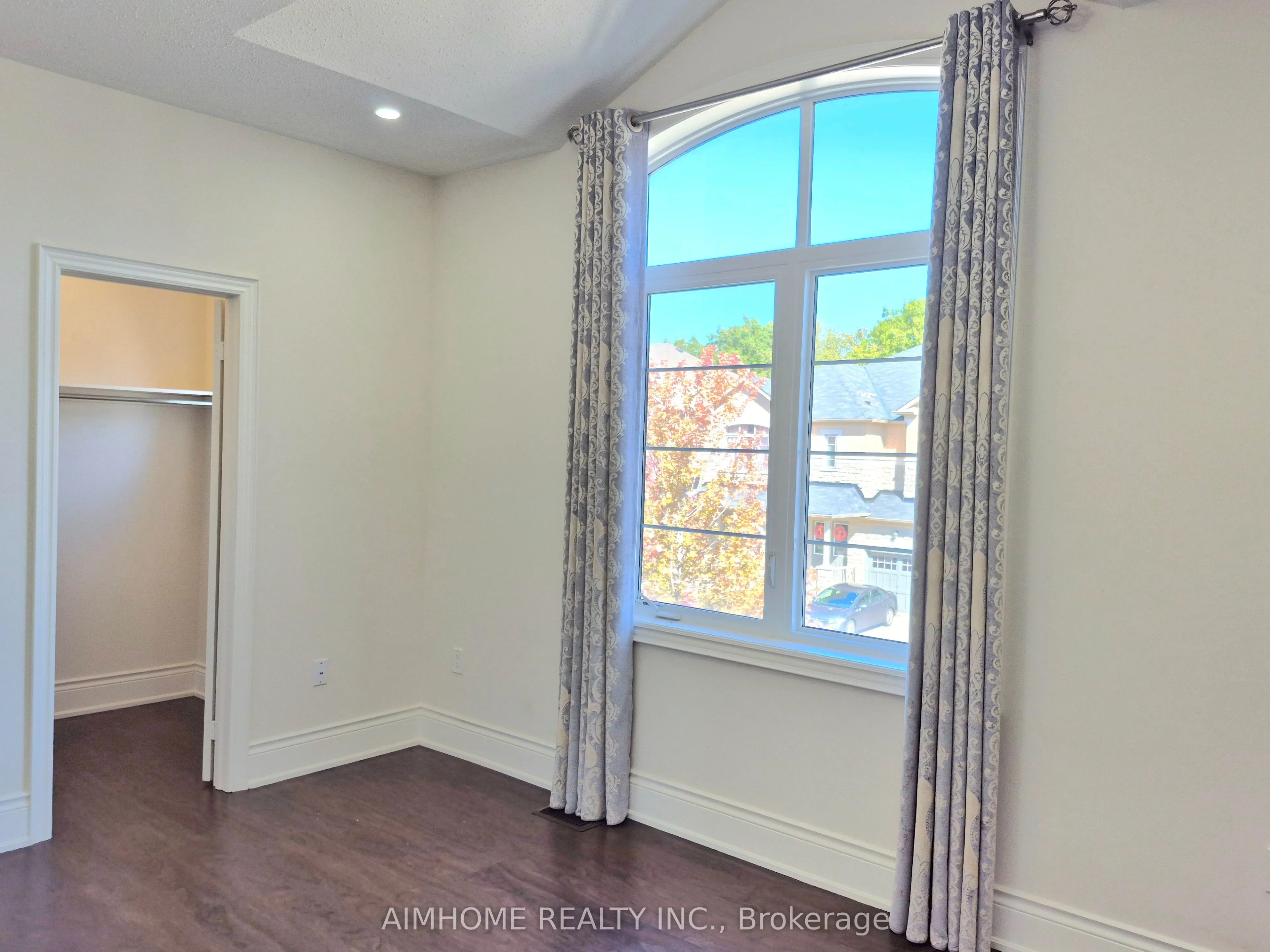 3192 Meadow Marsh Crescent