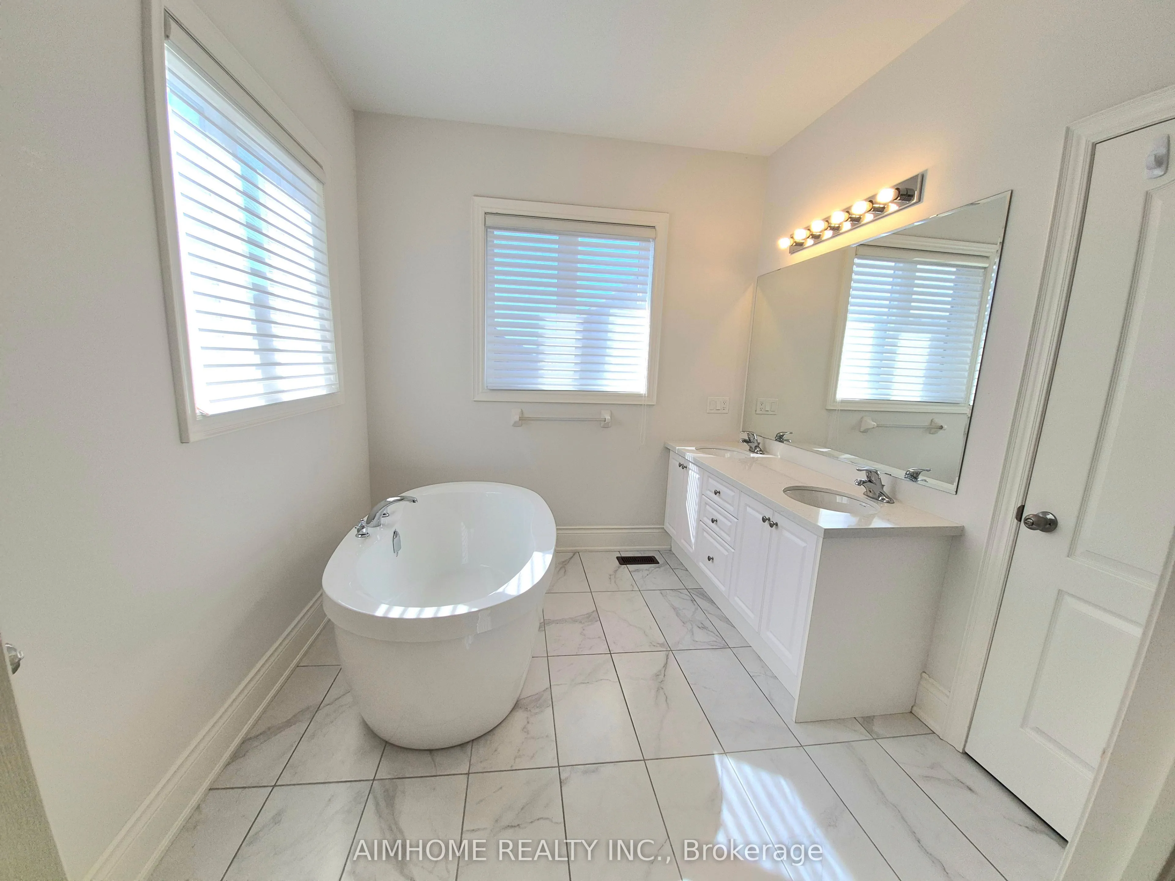 3192 Meadow Marsh Crescent