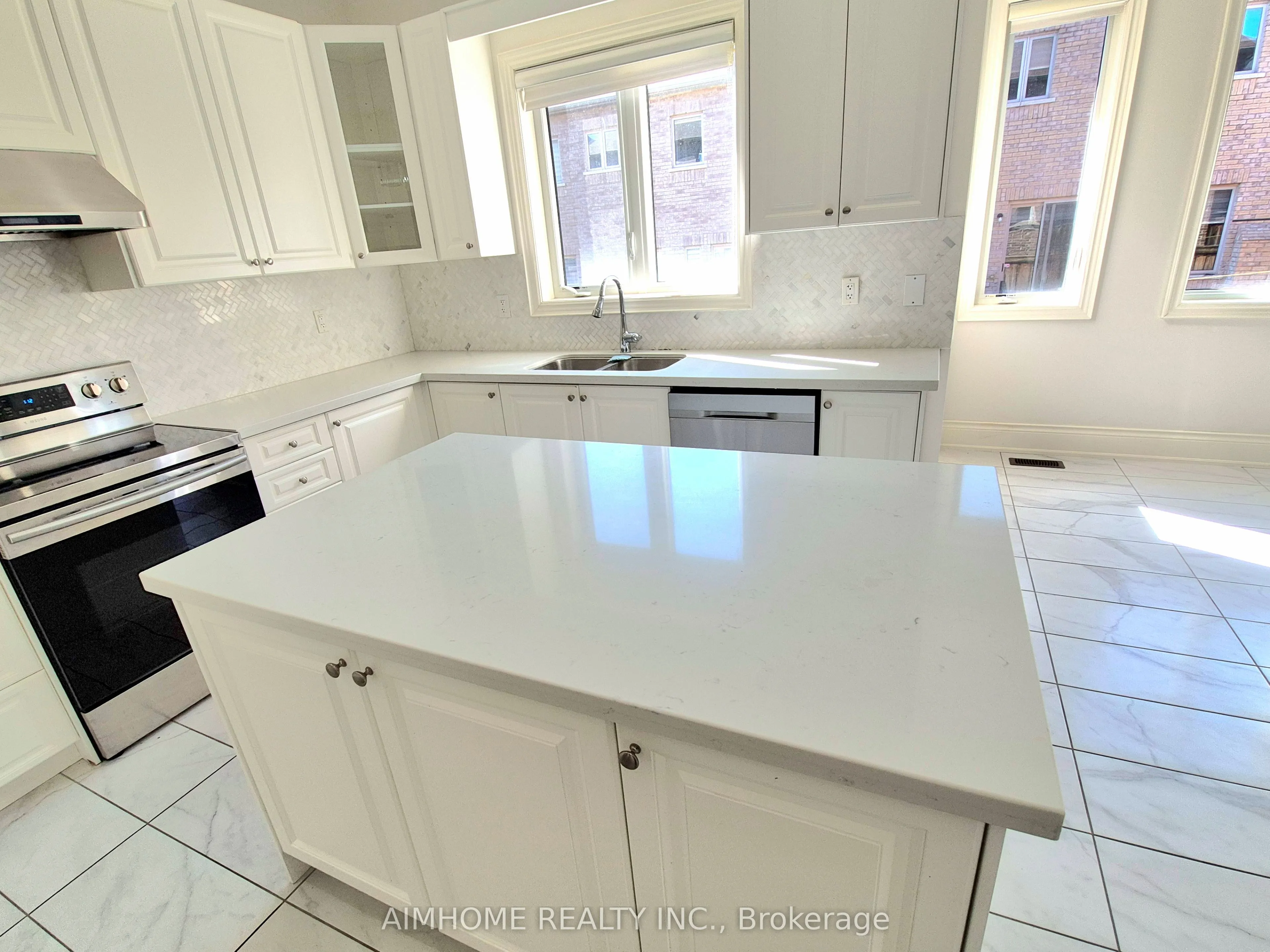3192 Meadow Marsh Crescent