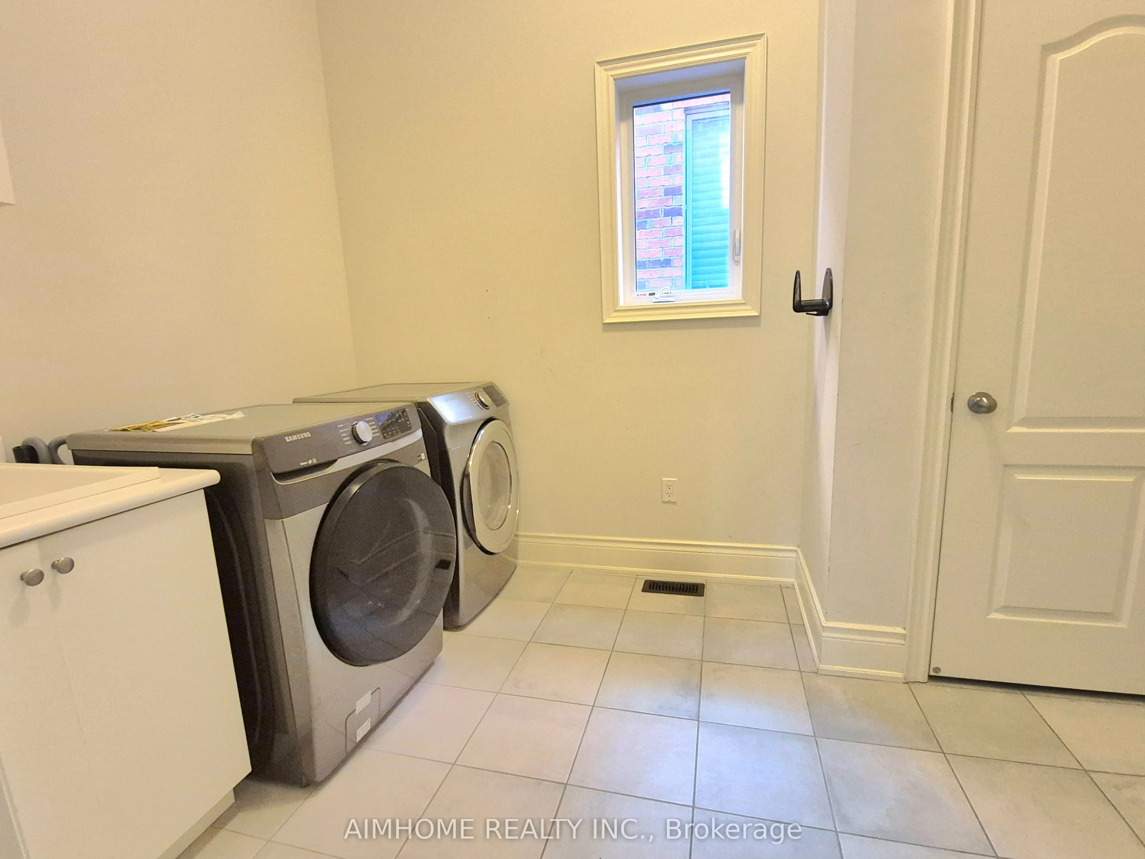3192 Meadow Marsh Crescent