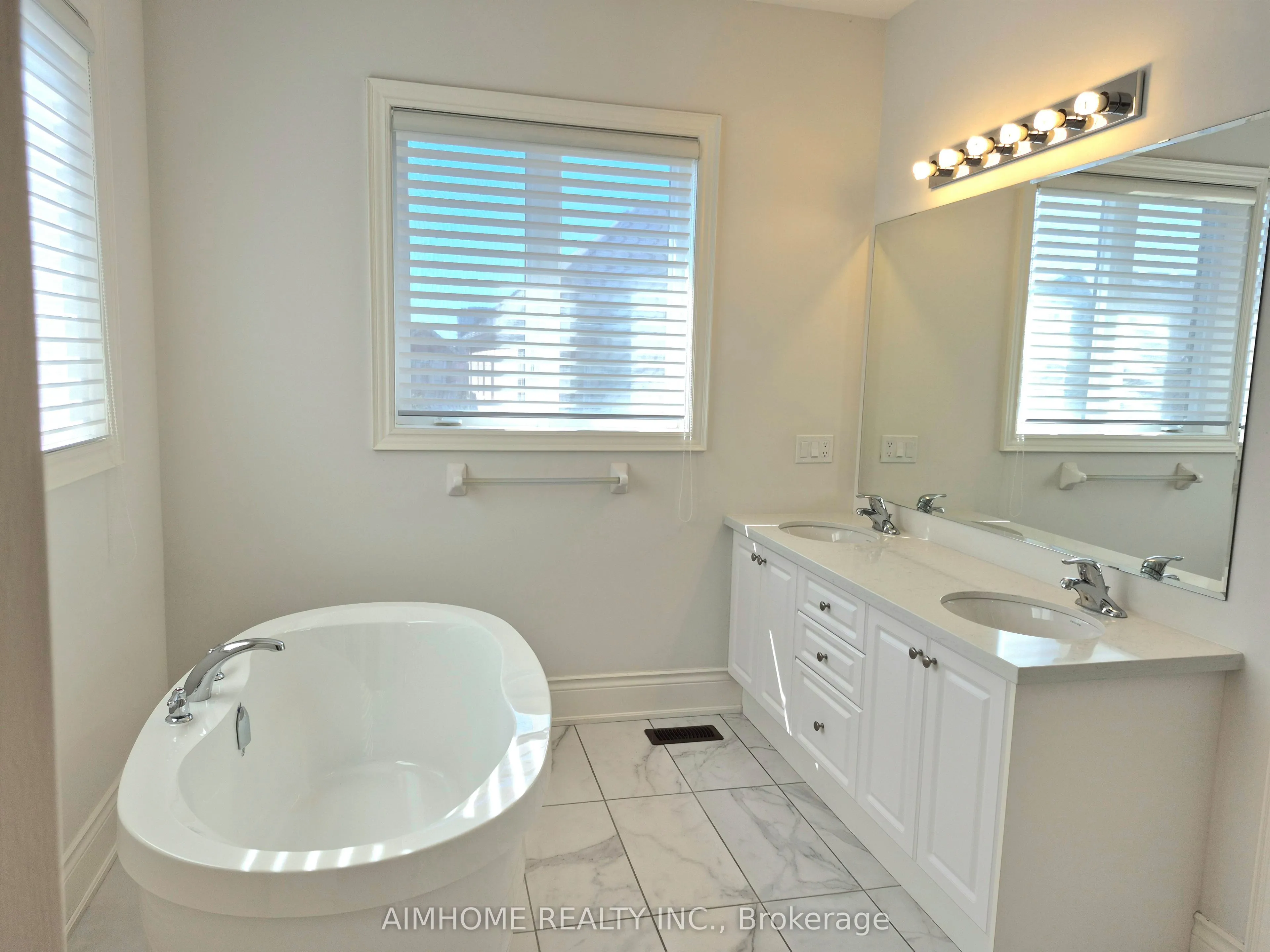 3192 Meadow Marsh Crescent