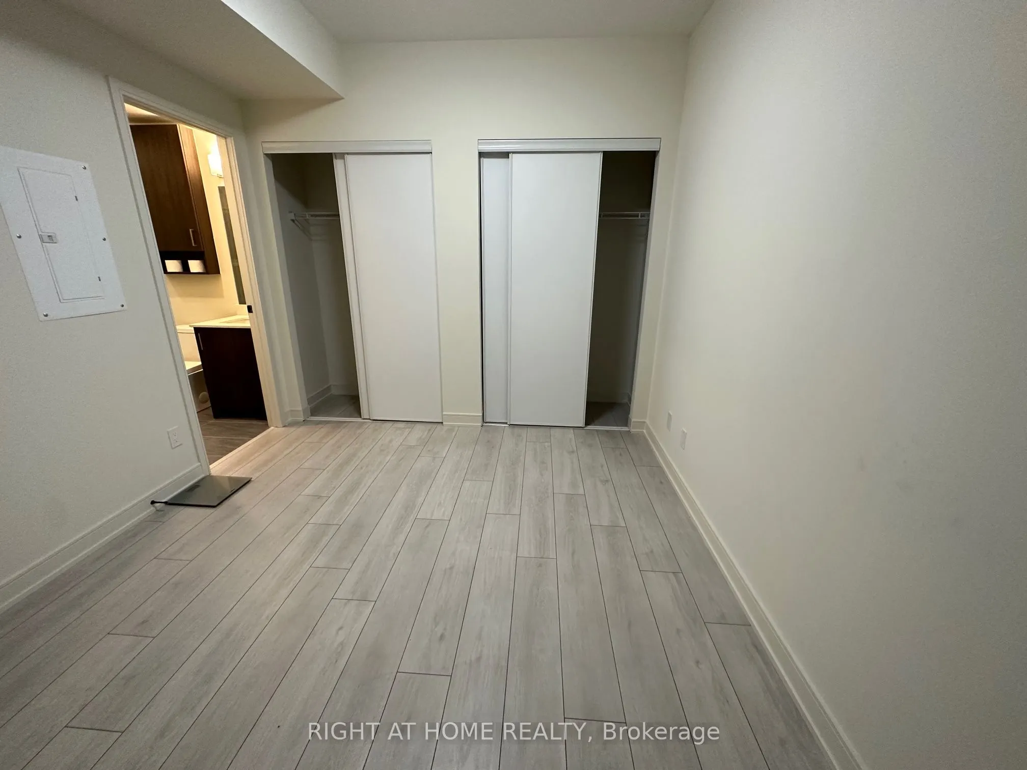 8010 Derry Road, #1601
