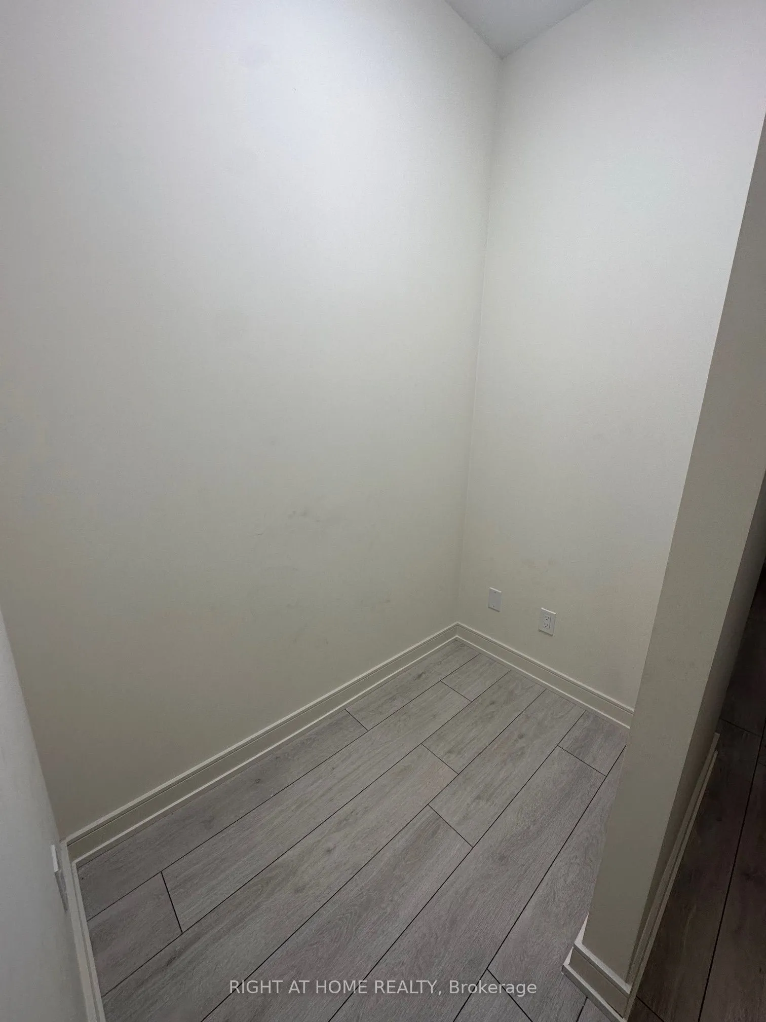 8010 Derry Road, #1601