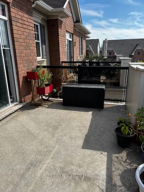 263 Georgian Drive, #305