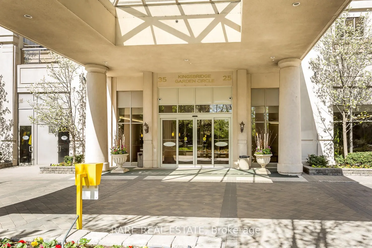 25 Kingsbridge Garden Circle, #TPH6