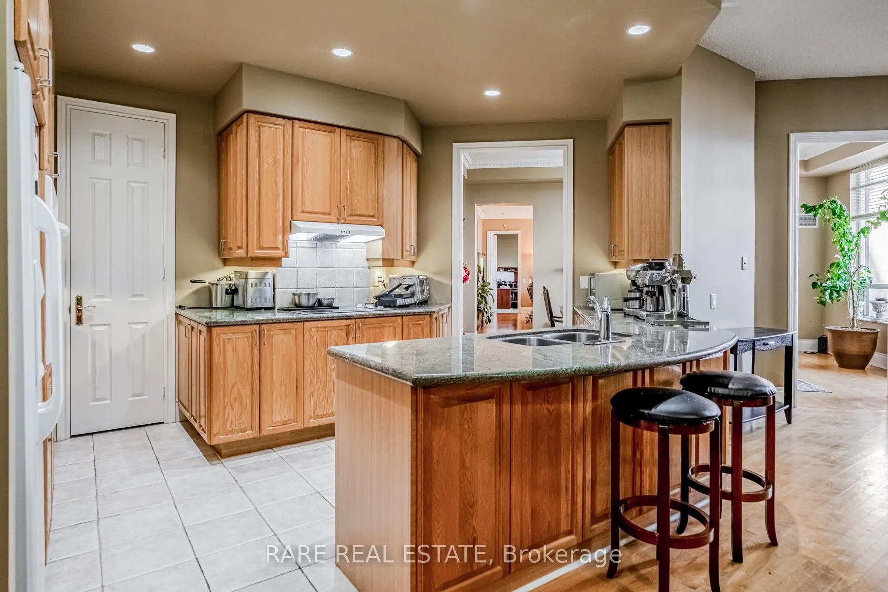 25 Kingsbridge Garden Circle, #TPH6