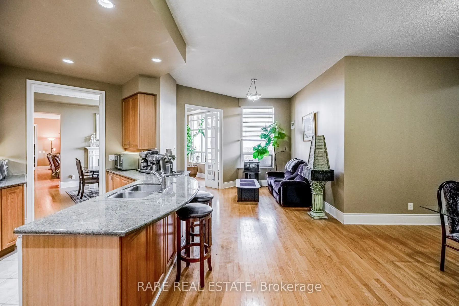 25 Kingsbridge Garden Circle, #TPH6
