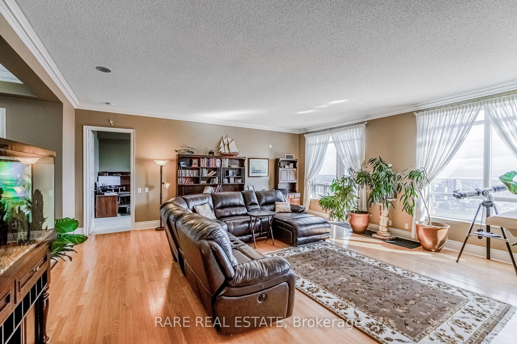 25 Kingsbridge Garden Circle, #TPH6