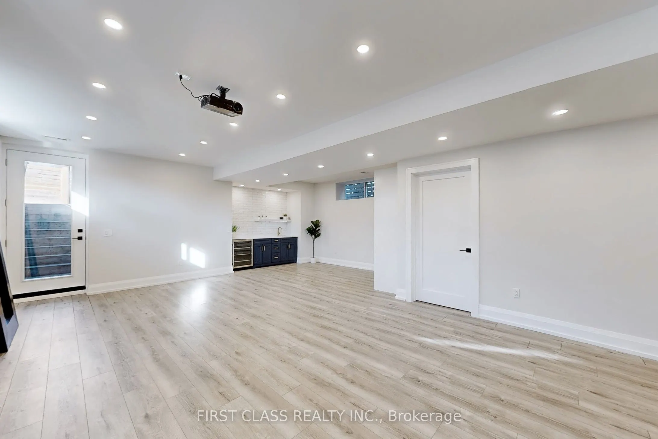 1047 Meredith Avenue