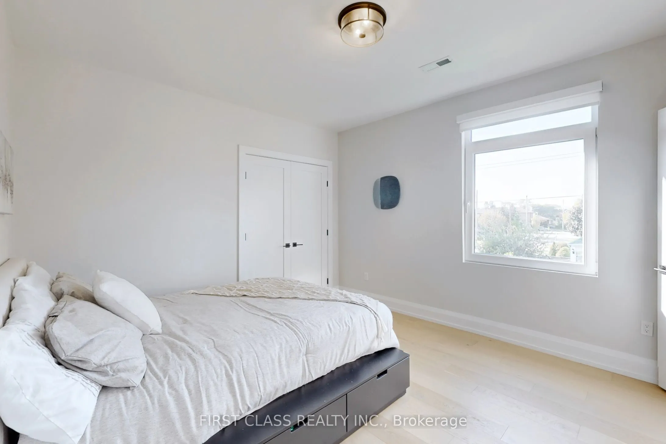 1047 Meredith Avenue