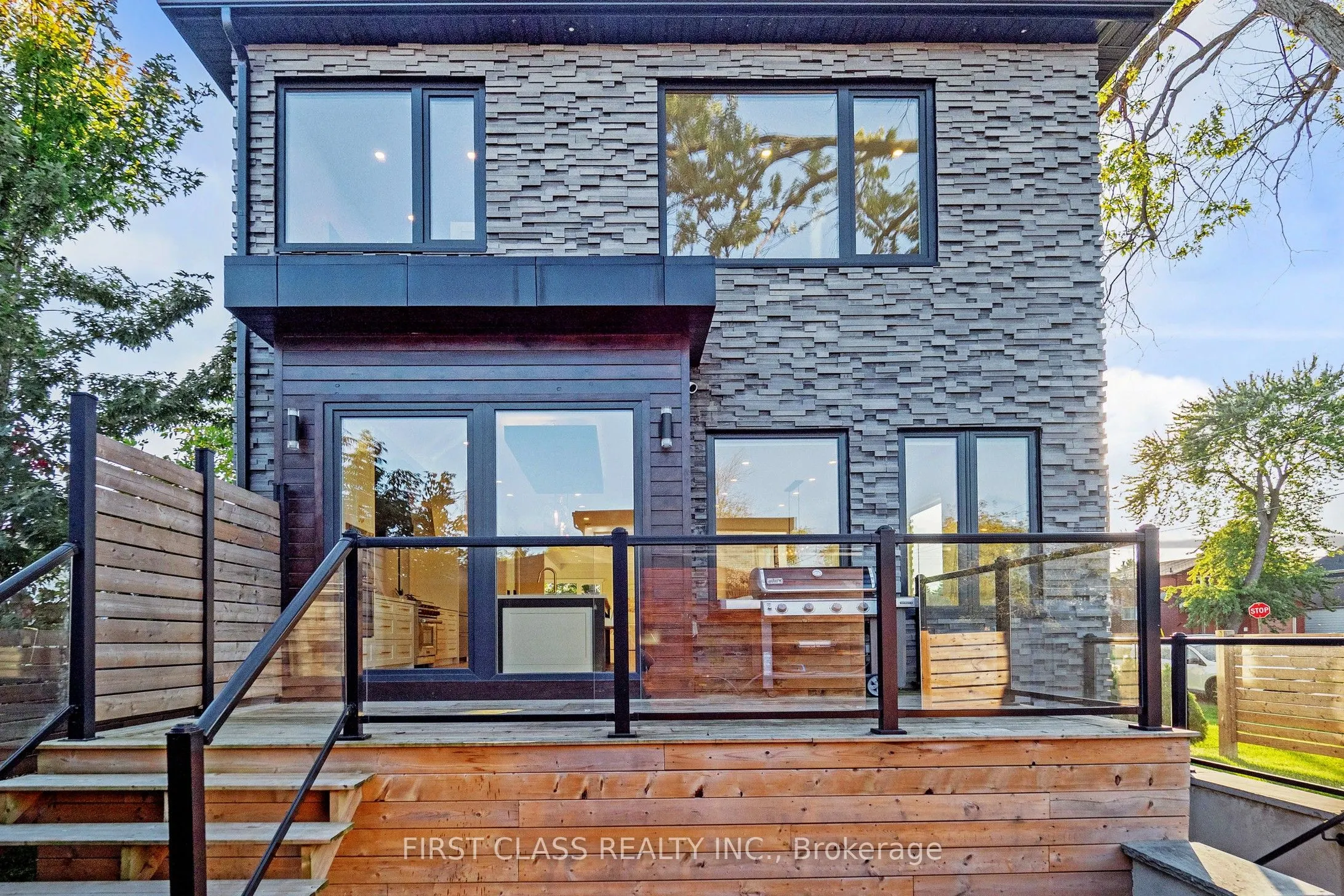 1047 Meredith Avenue