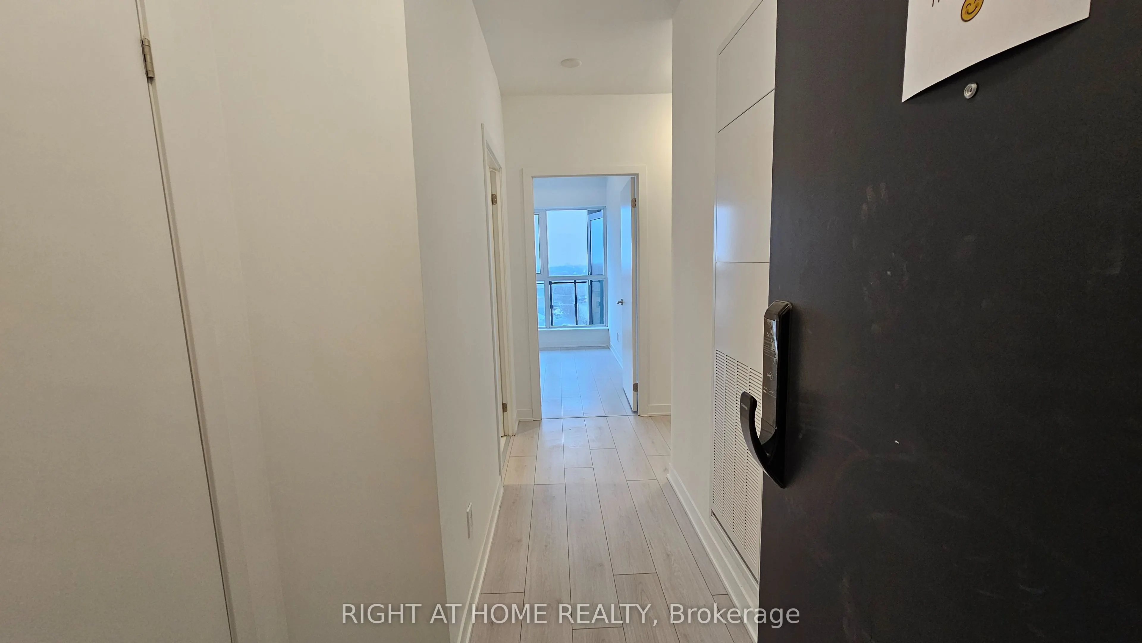 405 Dundas Street W, #530