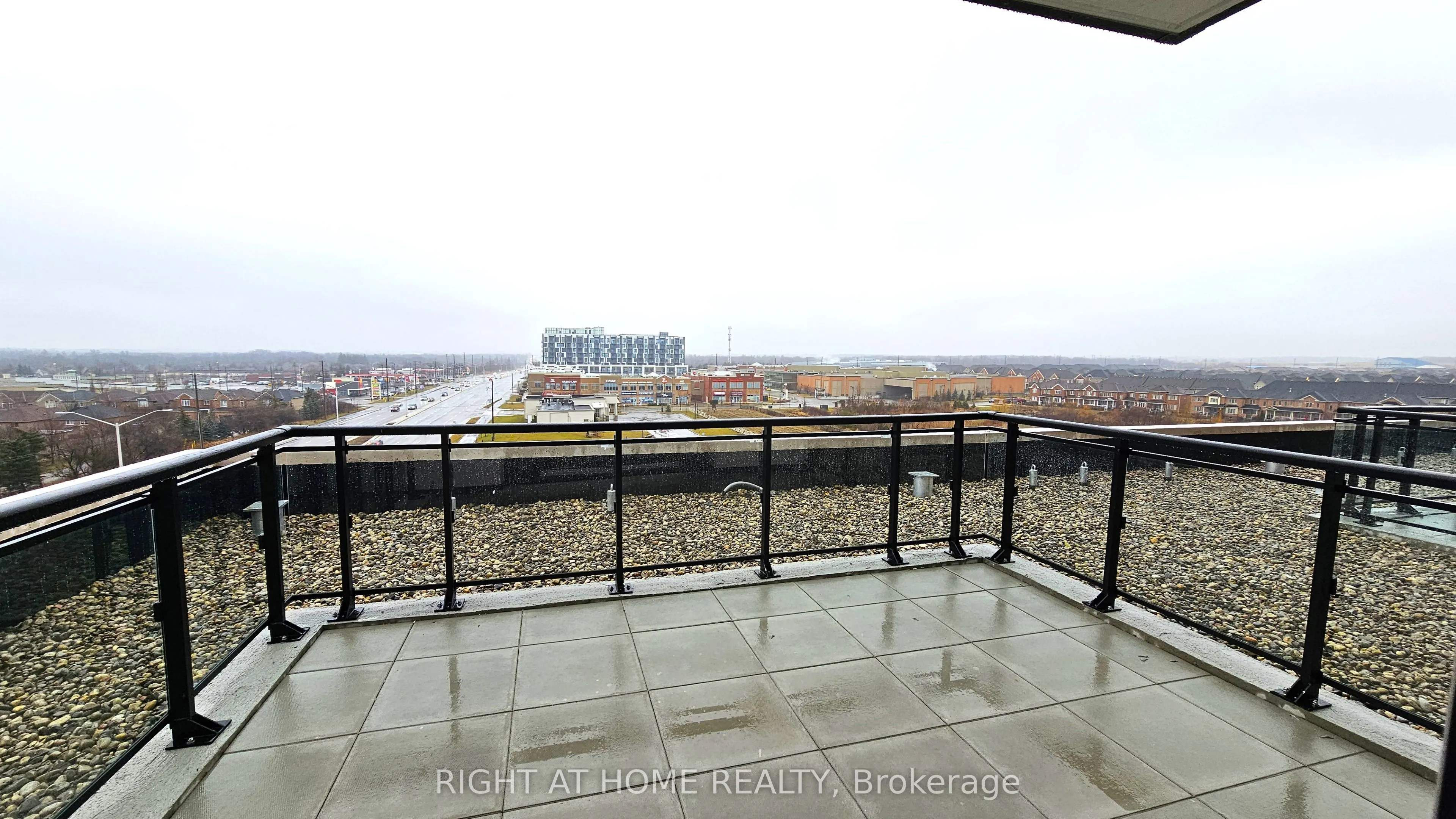 405 Dundas Street W, #530