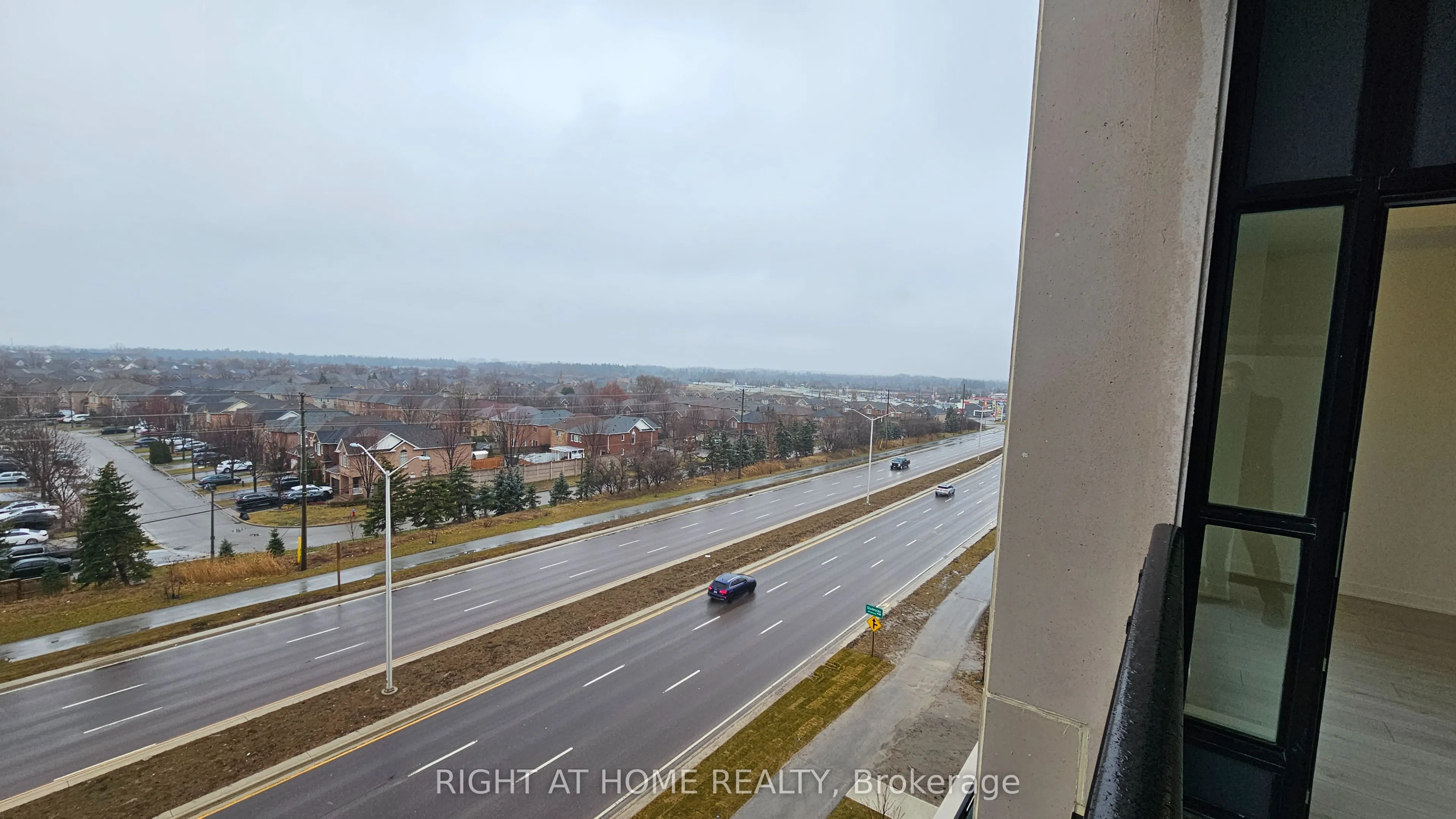 405 Dundas Street W, #530