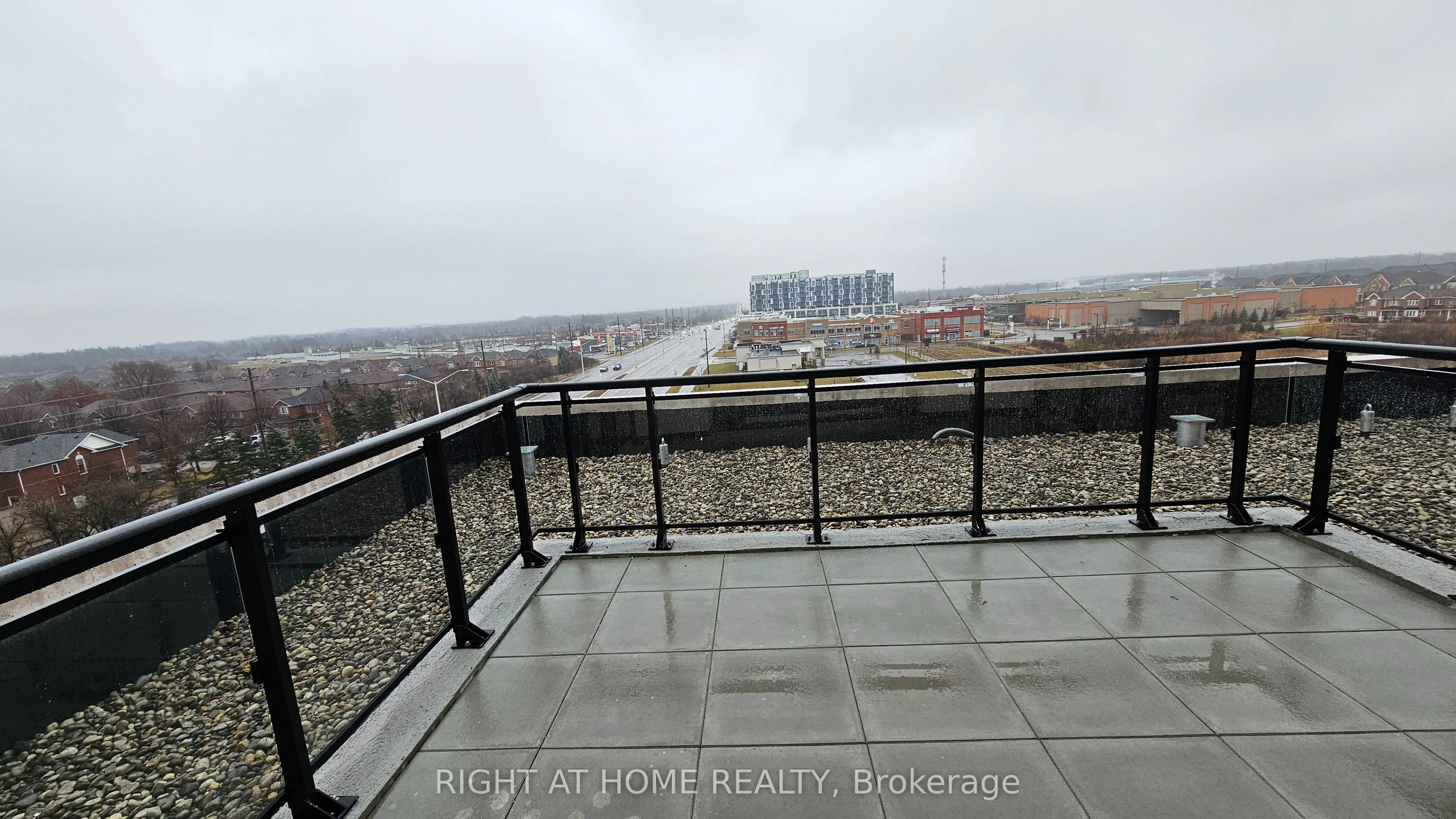 405 Dundas Street W, #530