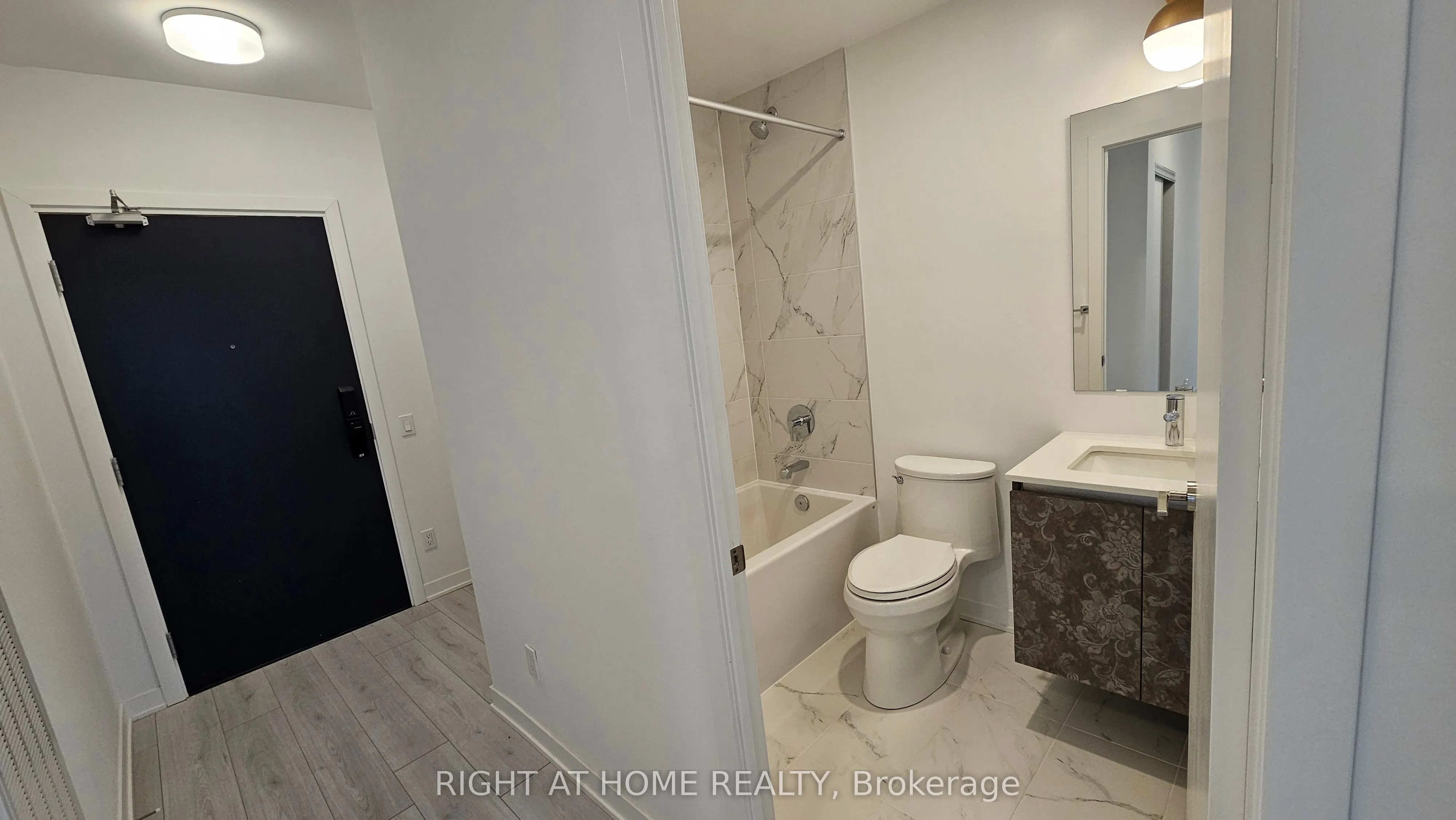 405 Dundas Street W, #530