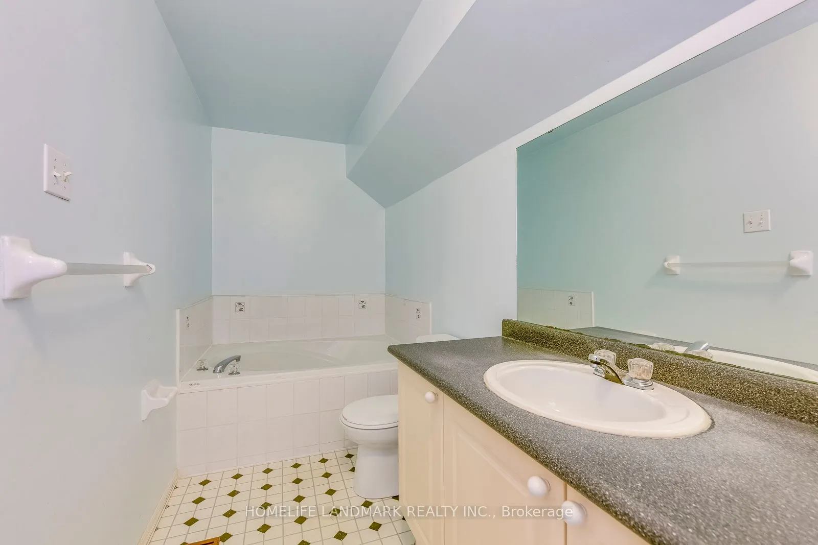 1050 Bristol Road W, #123