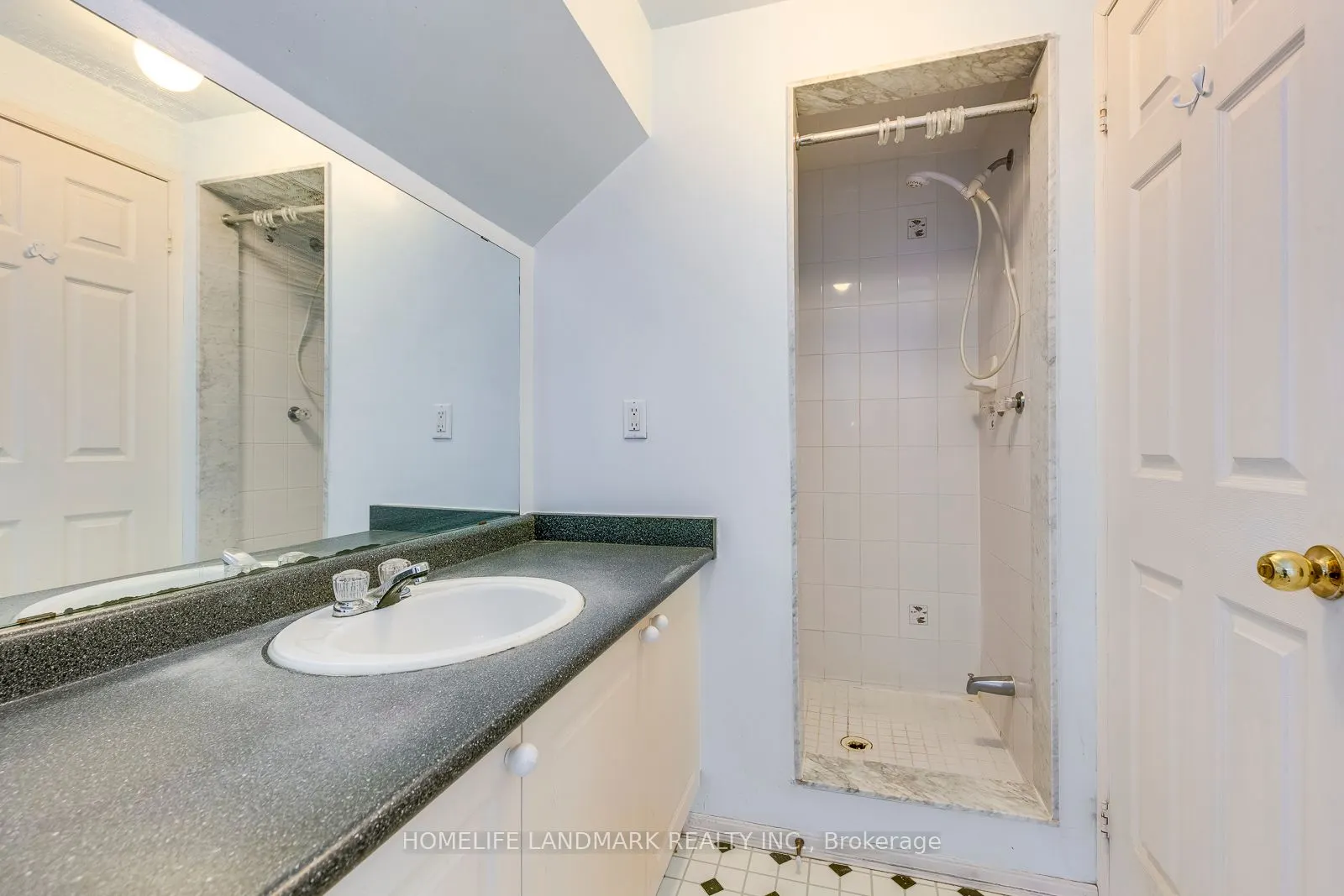 1050 Bristol Road W, #123
