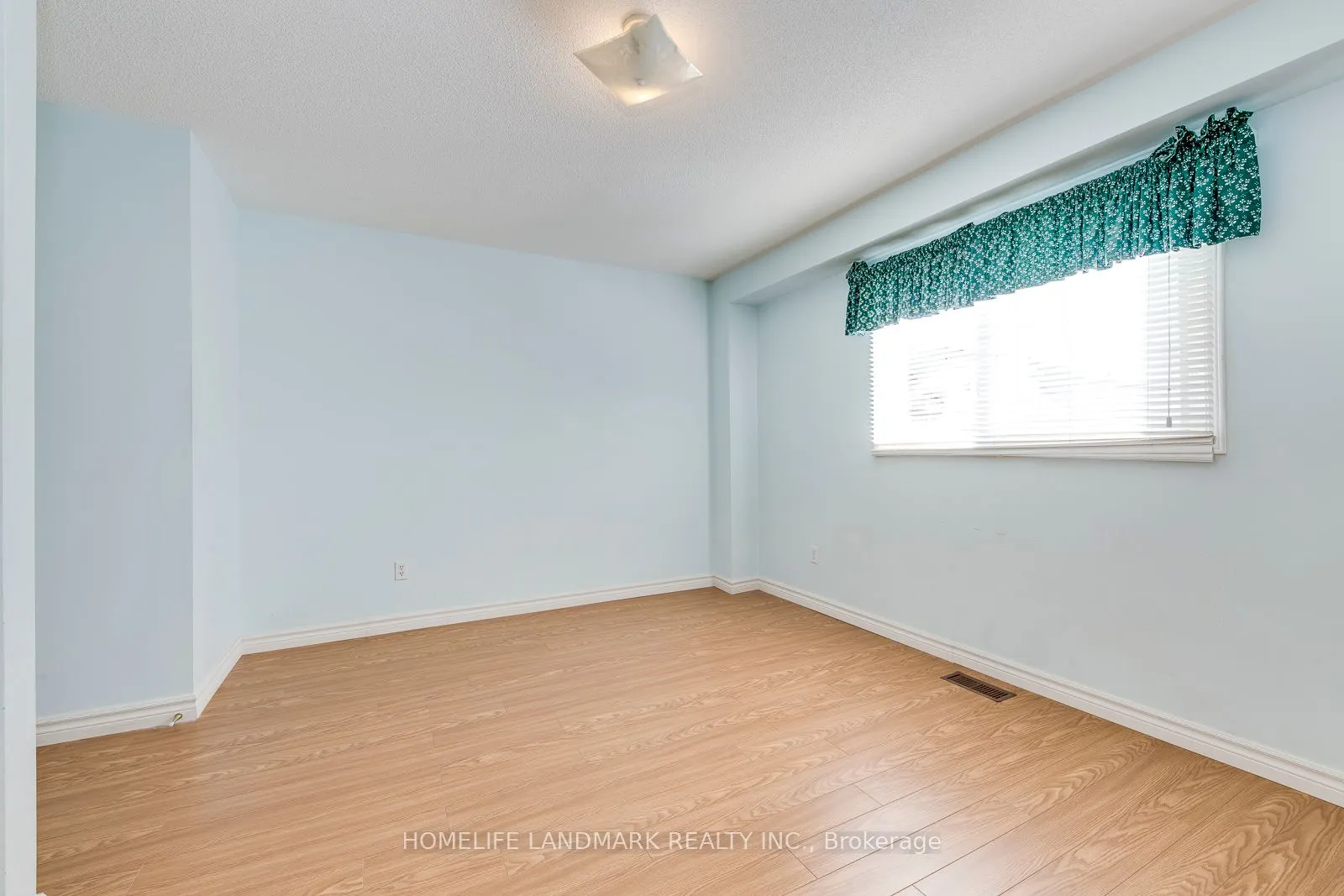 1050 Bristol Road W, #123