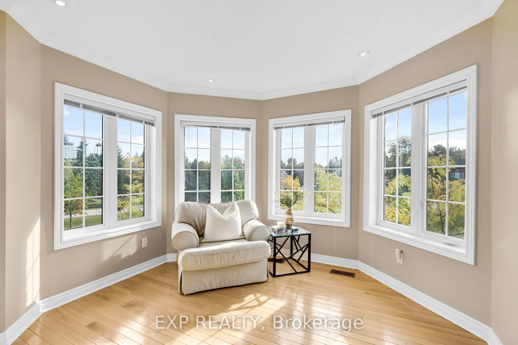7 Forest Ridge Crescent