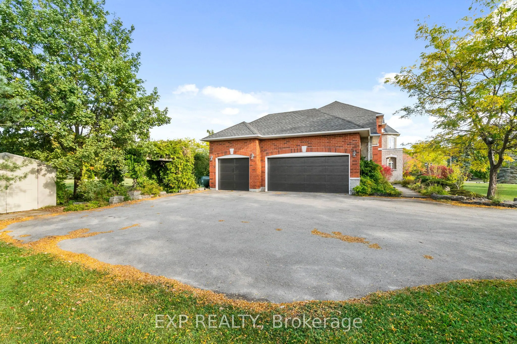 7 Forest Ridge Crescent