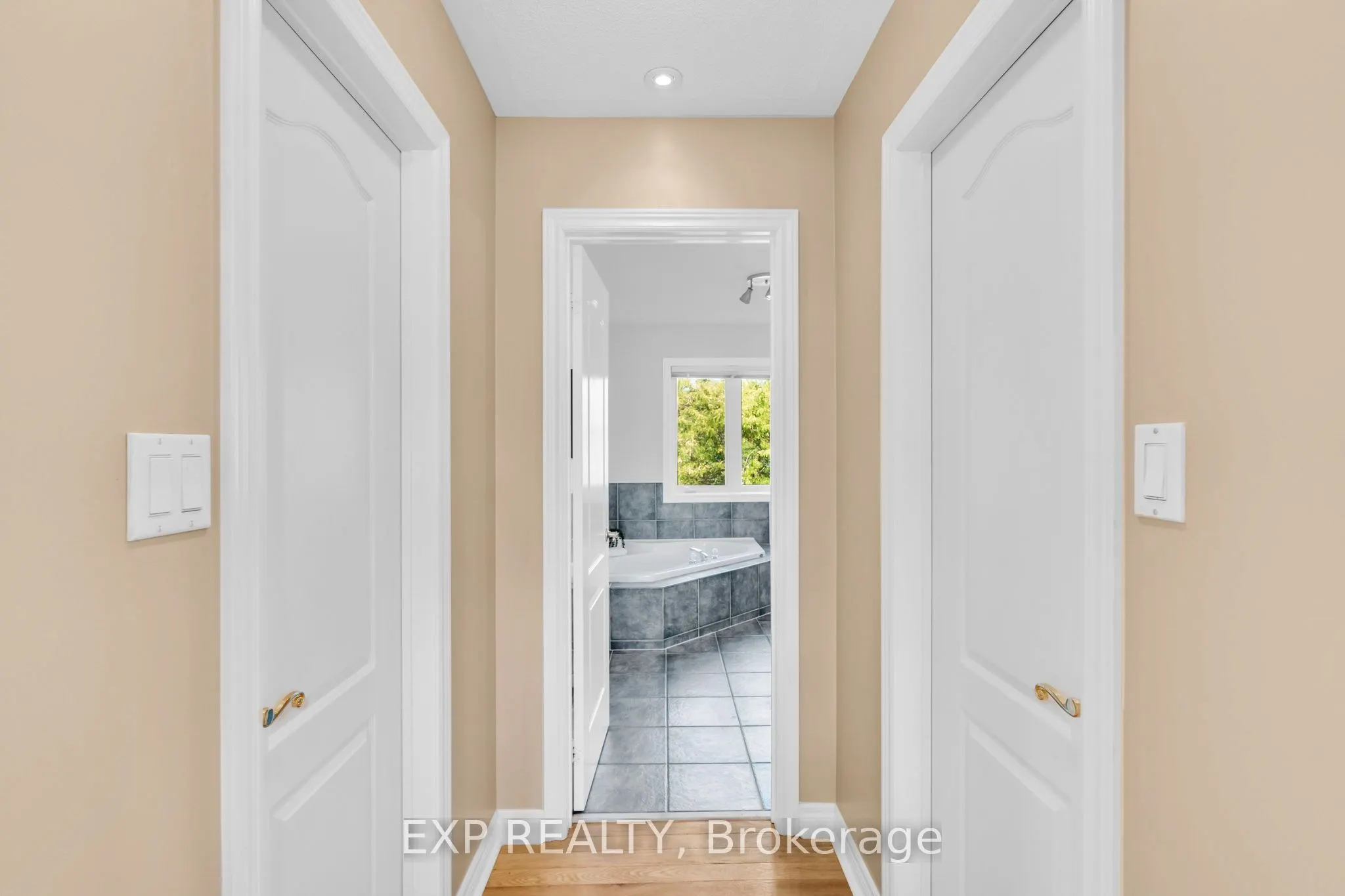 7 Forest Ridge Crescent