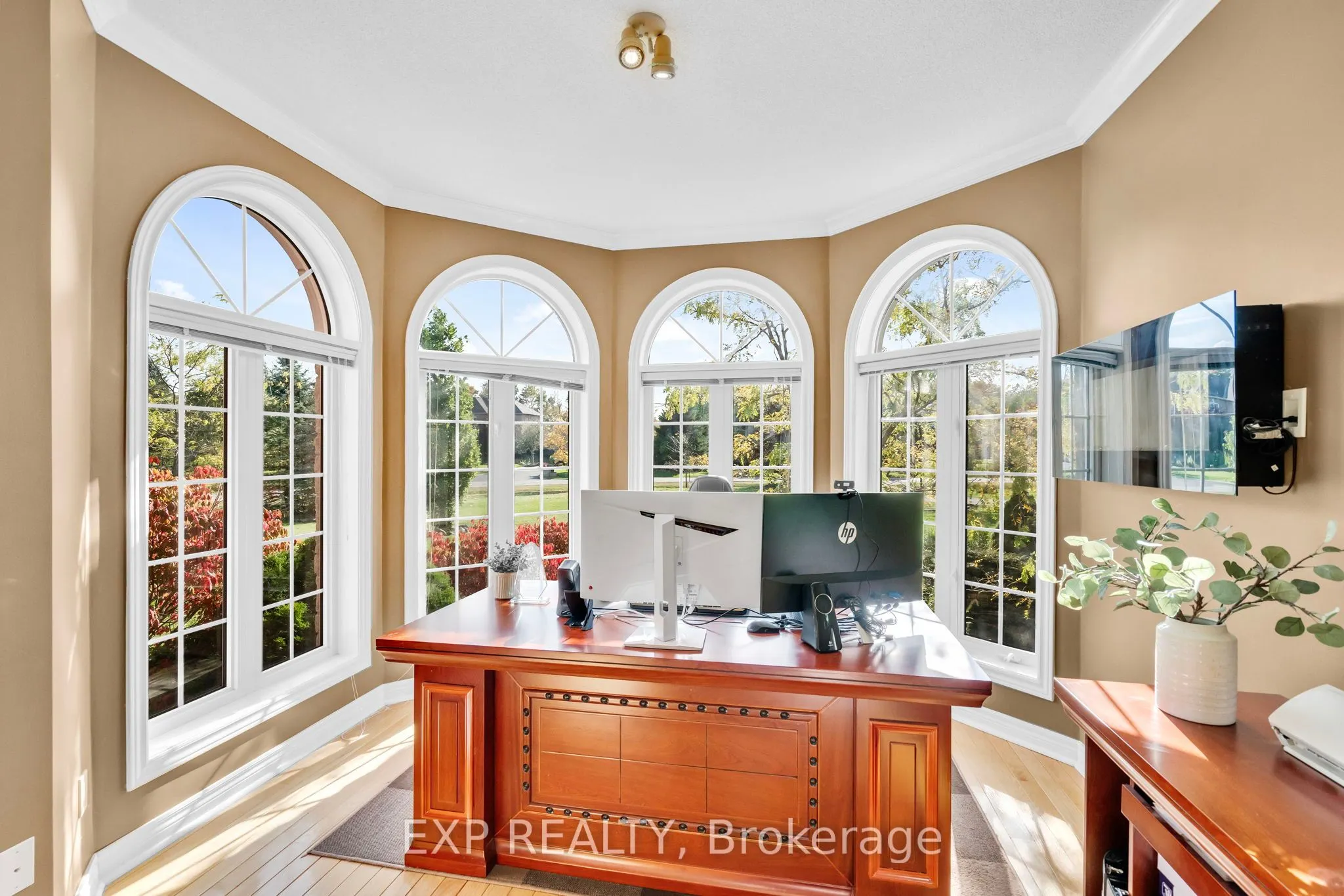7 Forest Ridge Crescent