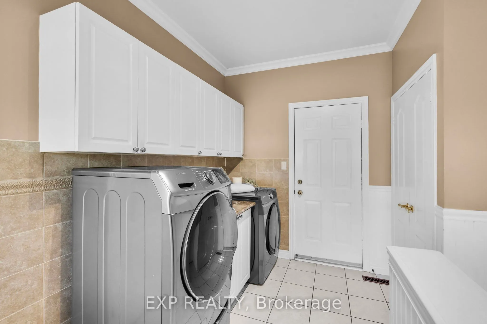 7 Forest Ridge Crescent