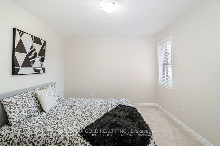 47 Stedford Crescent
