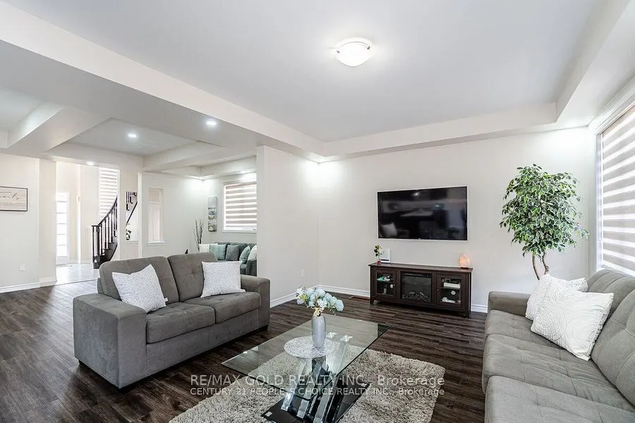 47 Stedford Crescent
