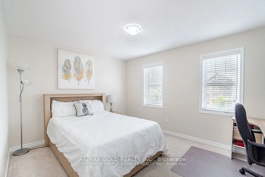 47 Stedford Crescent