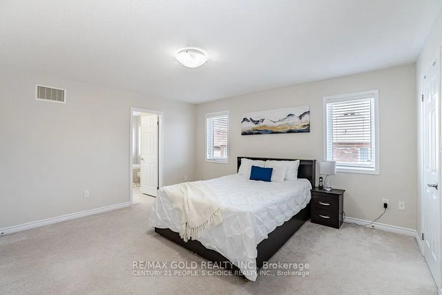 47 Stedford Crescent