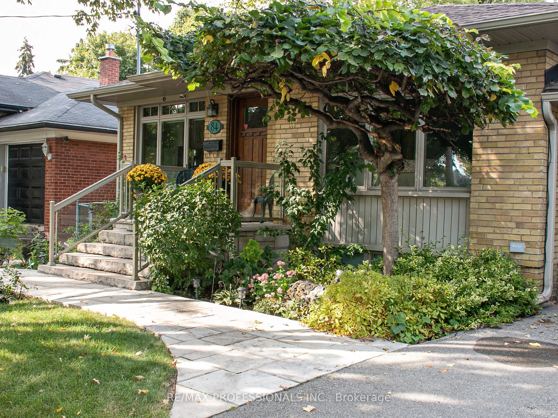 84 North Heights Road