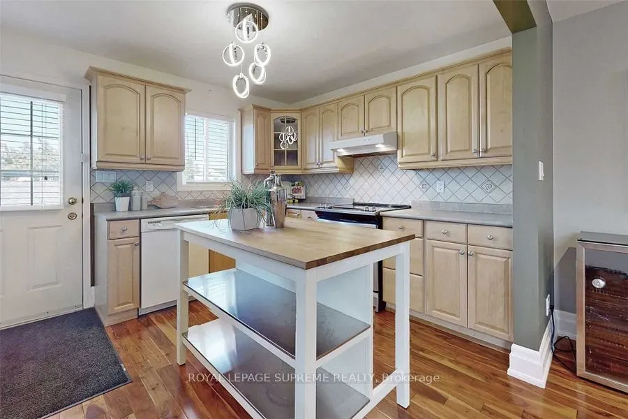216 Silverthorn Avenue, #Main & Second Floor