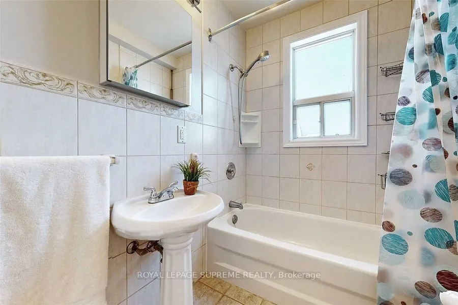 216 Silverthorn Avenue, #Main & Second Floor