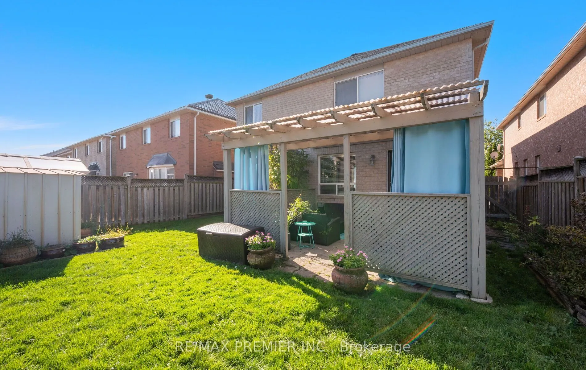 49 Fallstar Crescent