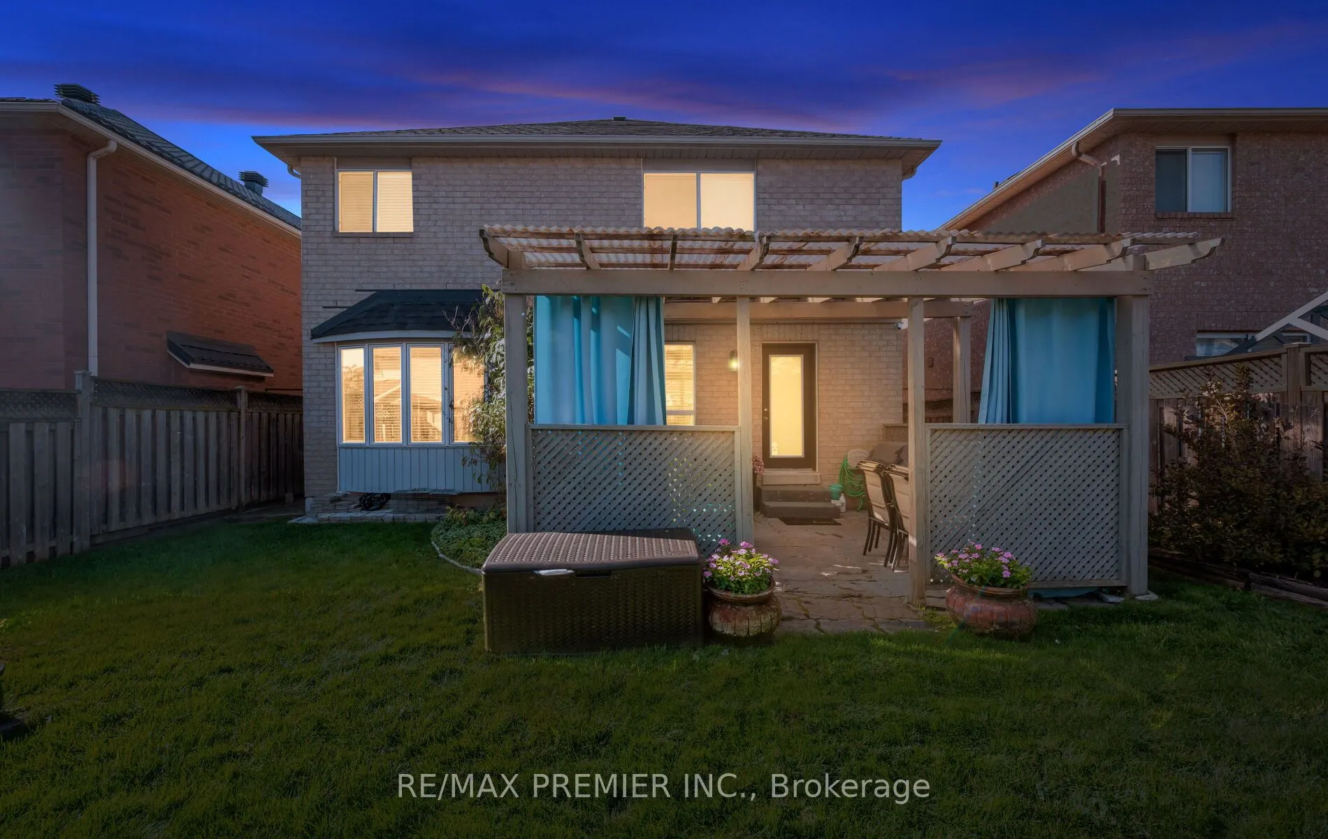 49 Fallstar Crescent
