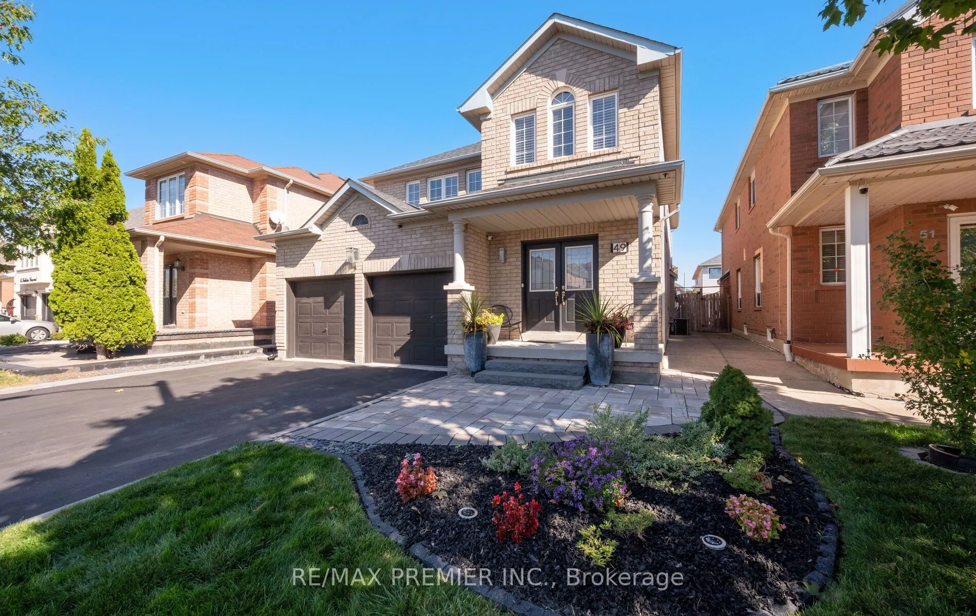 49 Fallstar Crescent