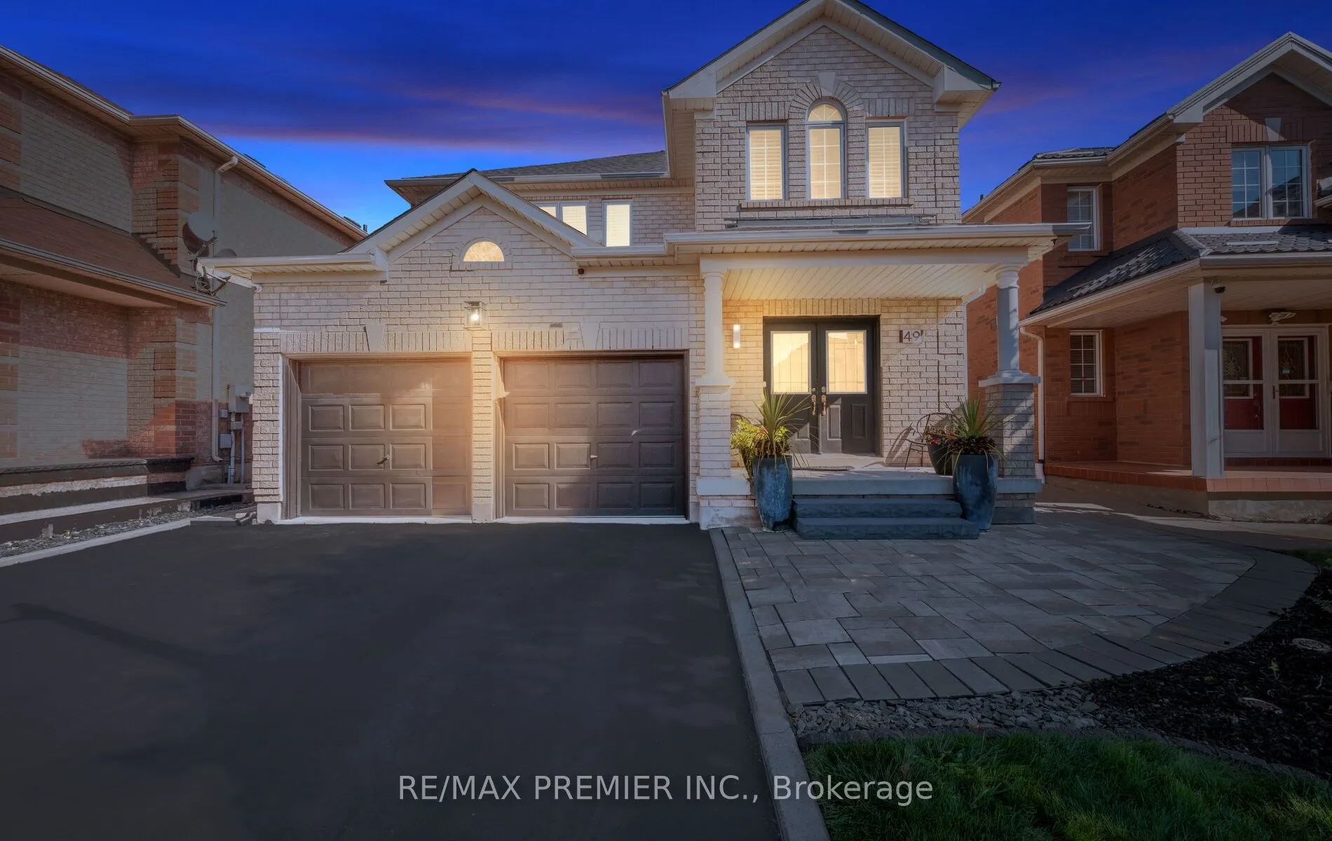49 Fallstar Crescent