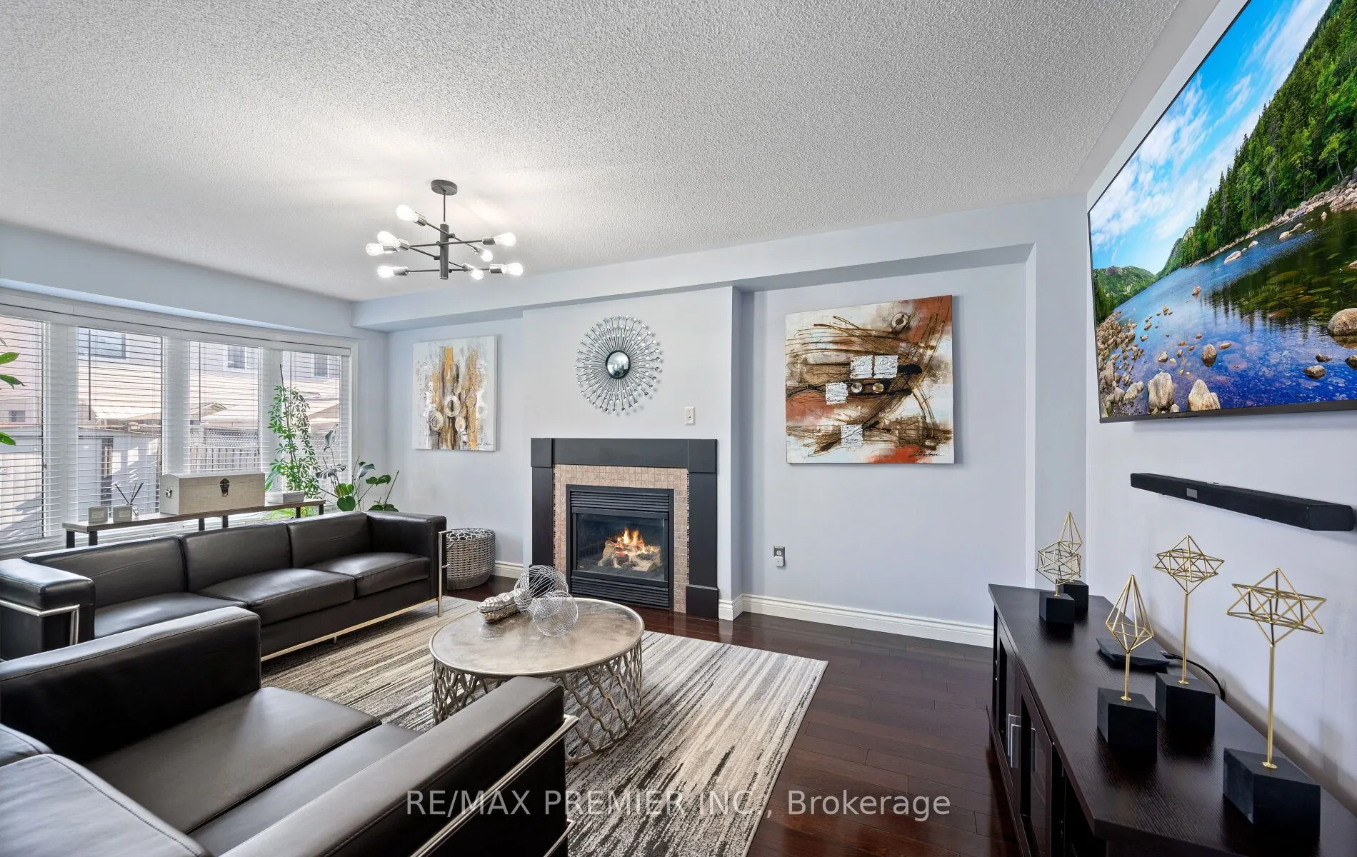 49 Fallstar Crescent