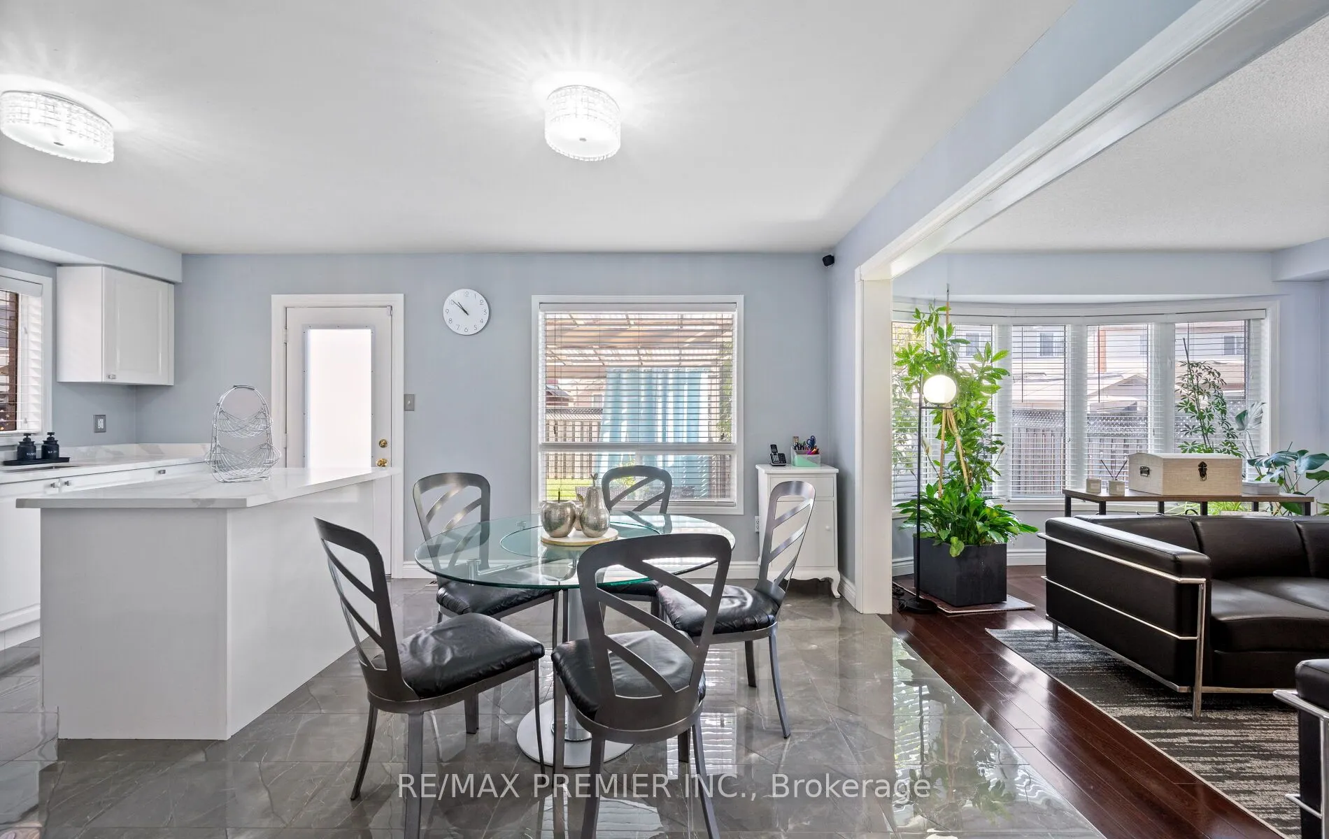 49 Fallstar Crescent