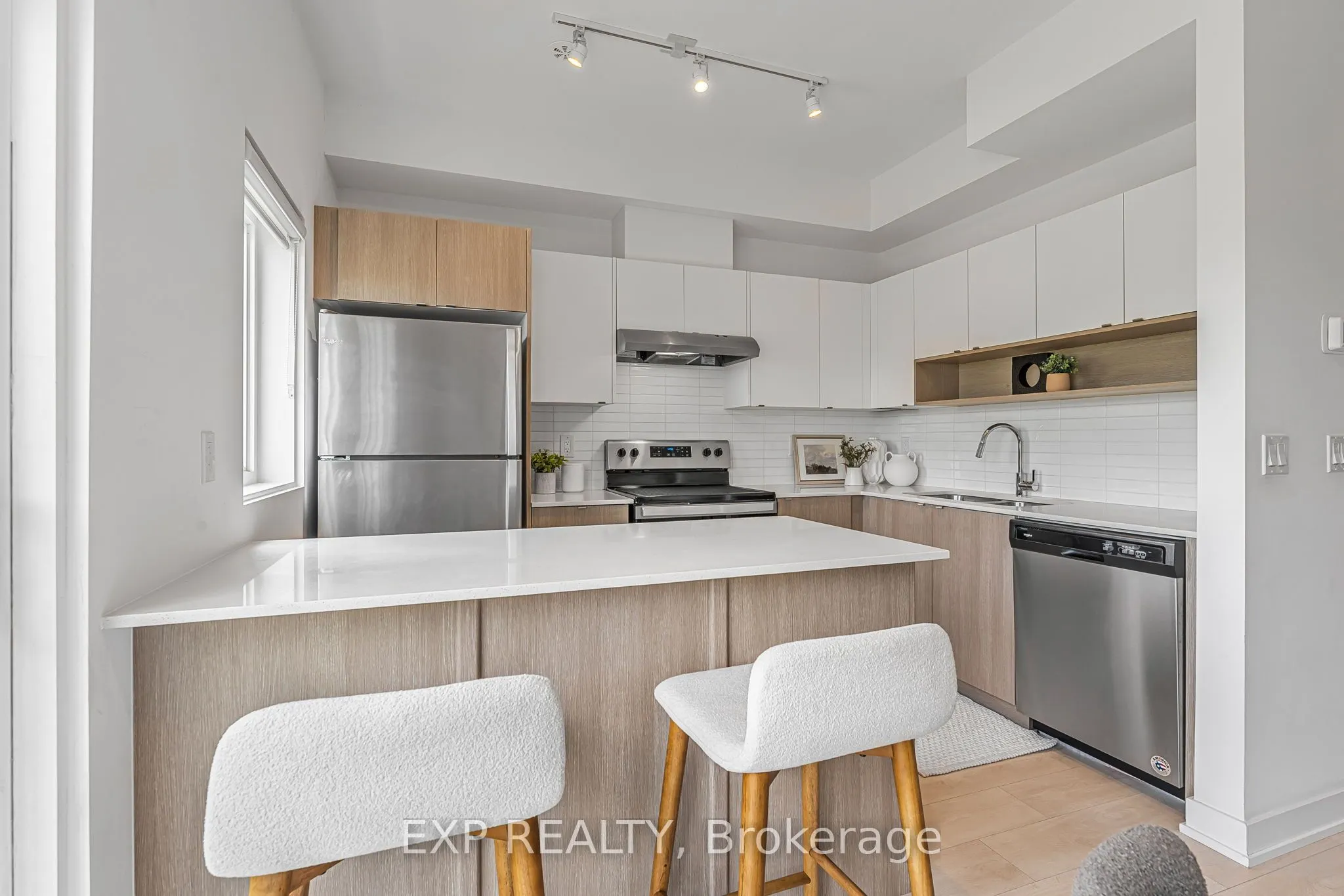 1121 Cooke Boulevard, #90