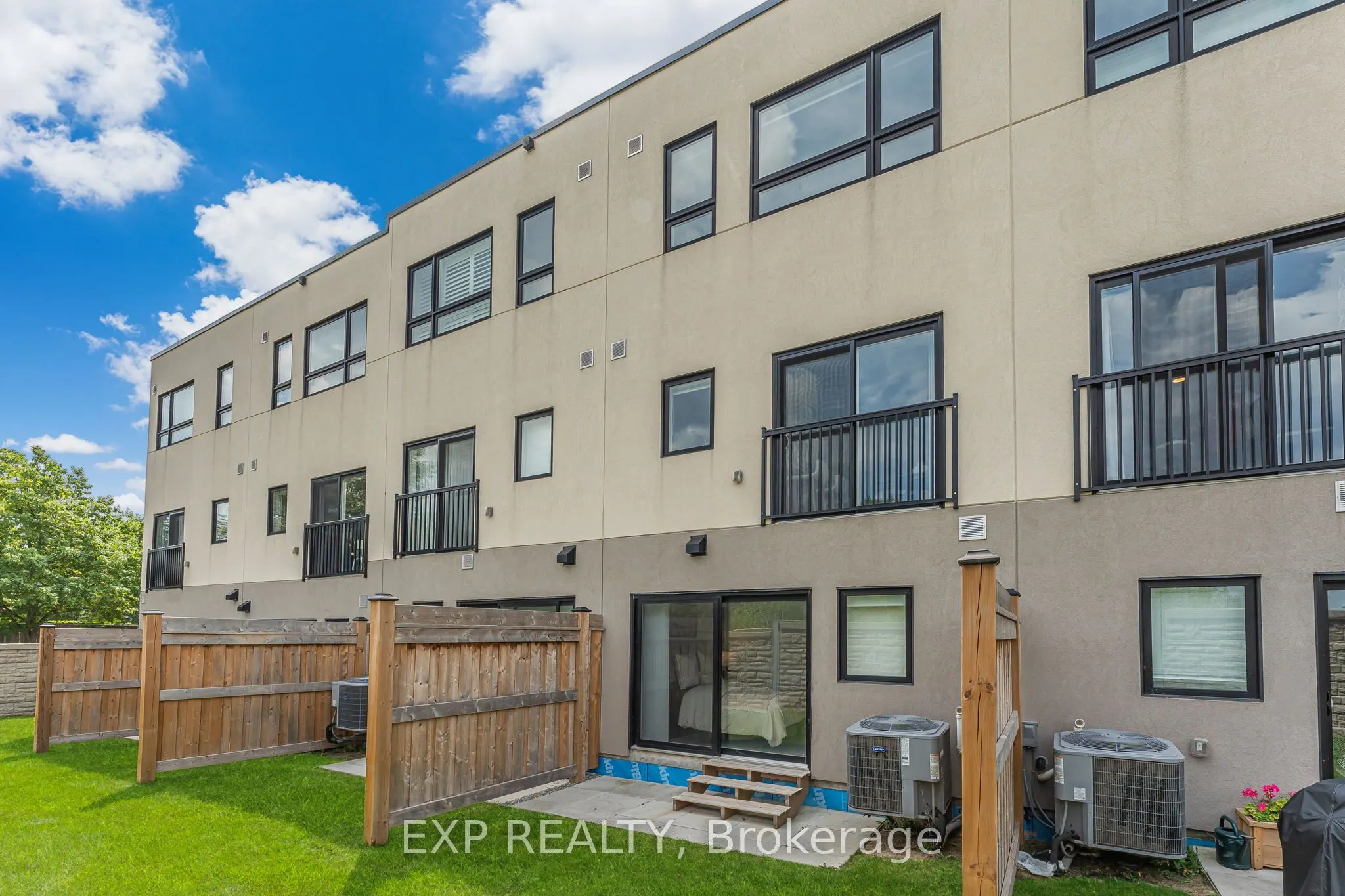 1121 Cooke Boulevard, #90