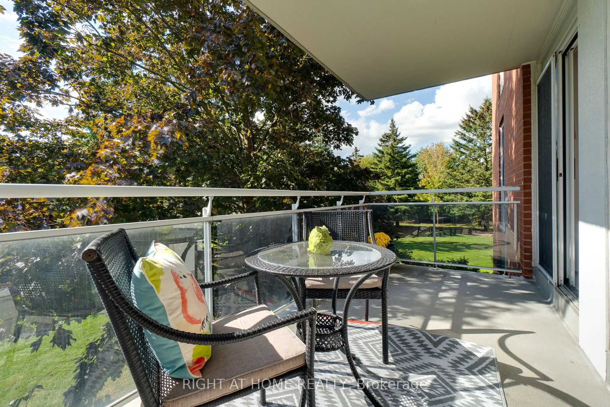 1071 Queens Avenue, #202