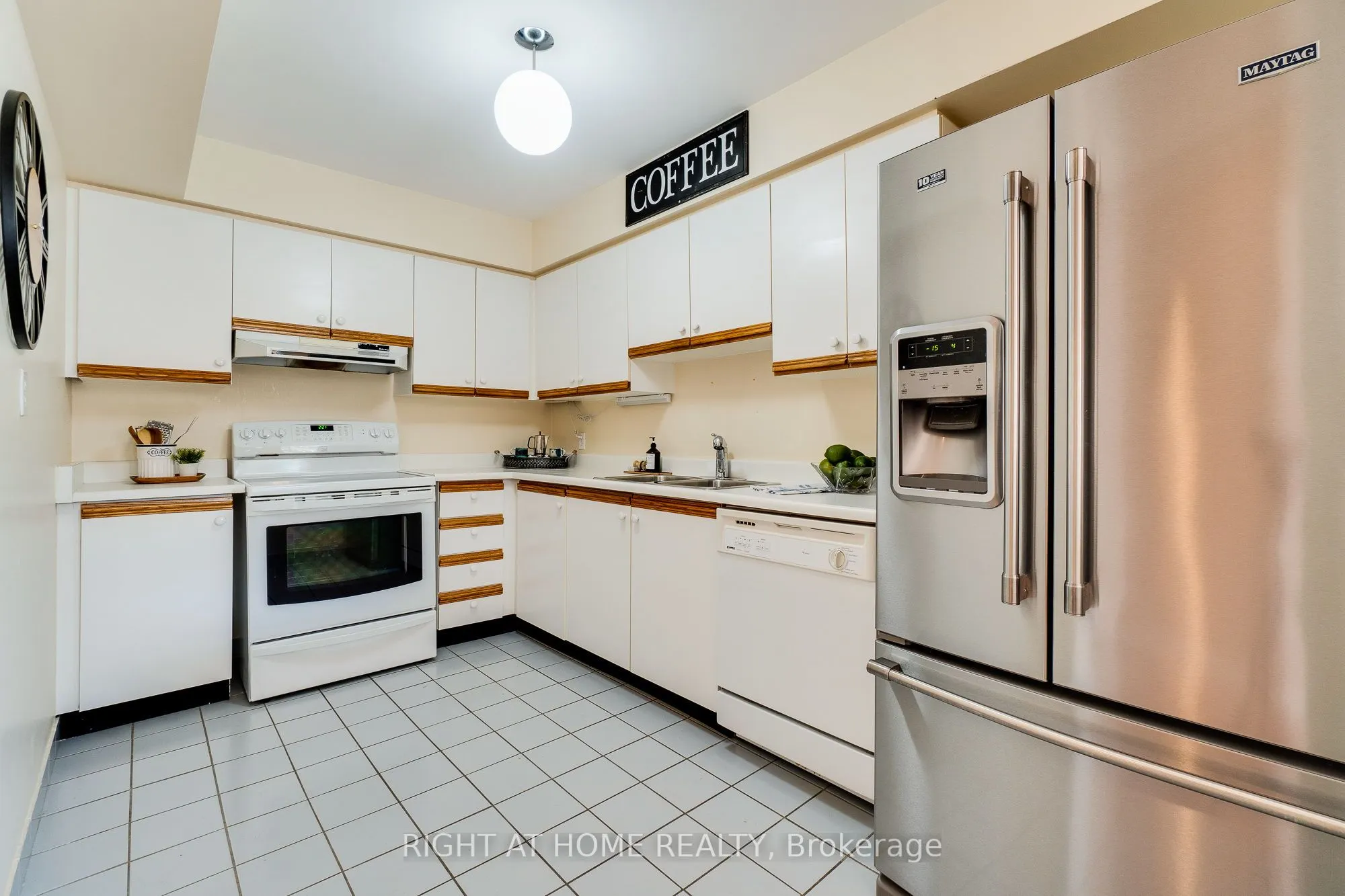 1071 Queens Avenue, #202